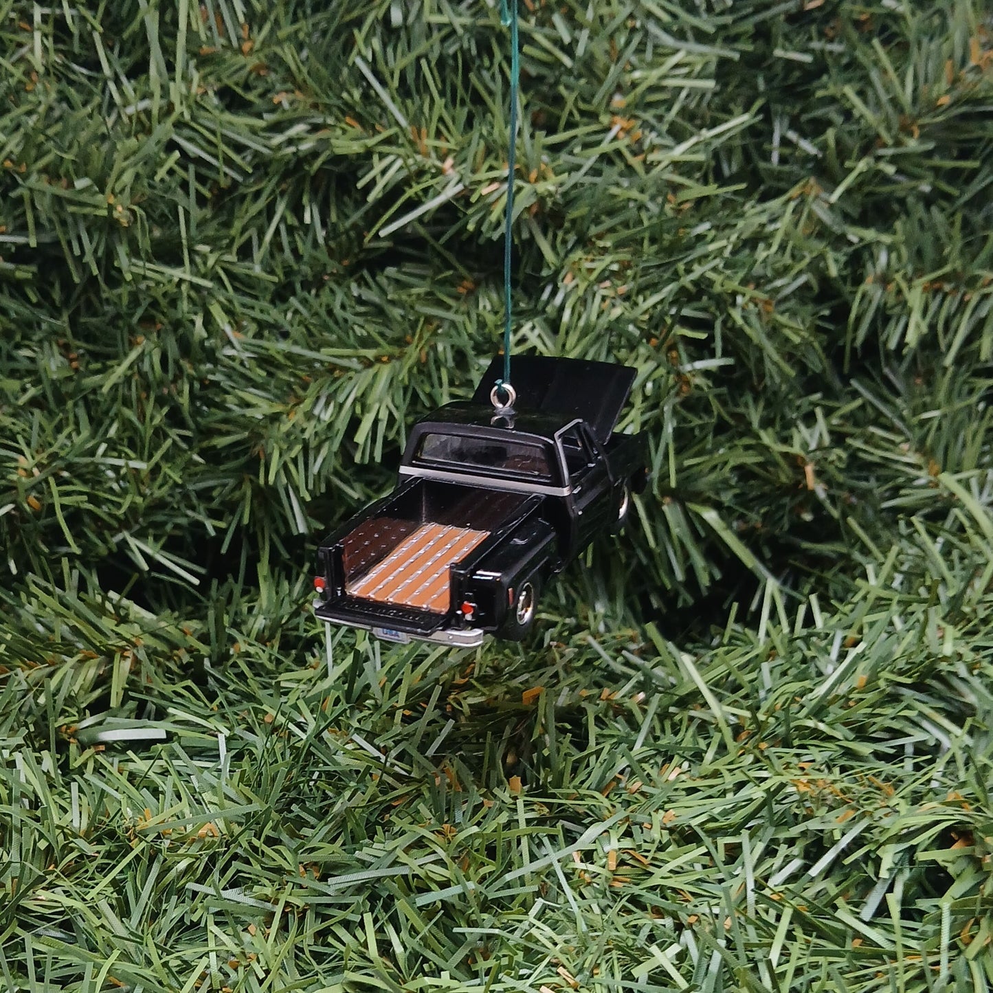Chevy 1983 Silverado Ornament Christmas Gift Chevrolet Stepside Truck Black