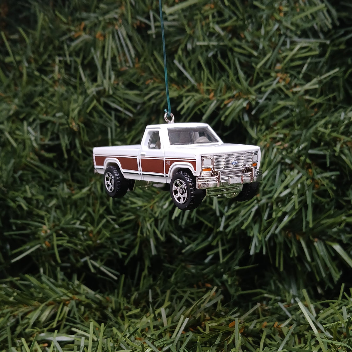 Ford F-150 Christmas Ornament 1986 F150 Pickup Truck Unique Gift Idea Xmas Tree Decoration 3 inch 1980 1981 1982 1983 1984 1985