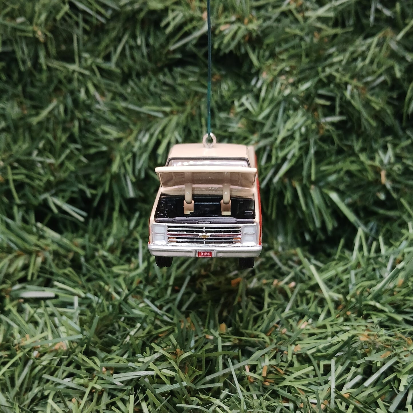 Chevy 1987 R10 Truck Ornament Christmas Gift Chevrolet Fleetside Short Bed Truck Tan Bright-Red