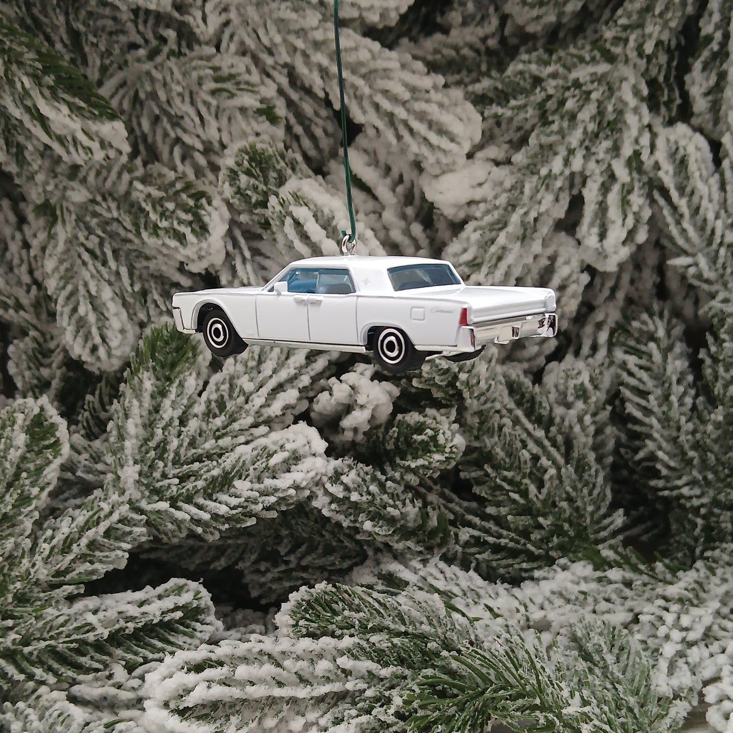 LINCOLN CONTINENTAL 1964 Christmas Tree Decoration Xmas Gift White Blue 1961-1969 (Copy)