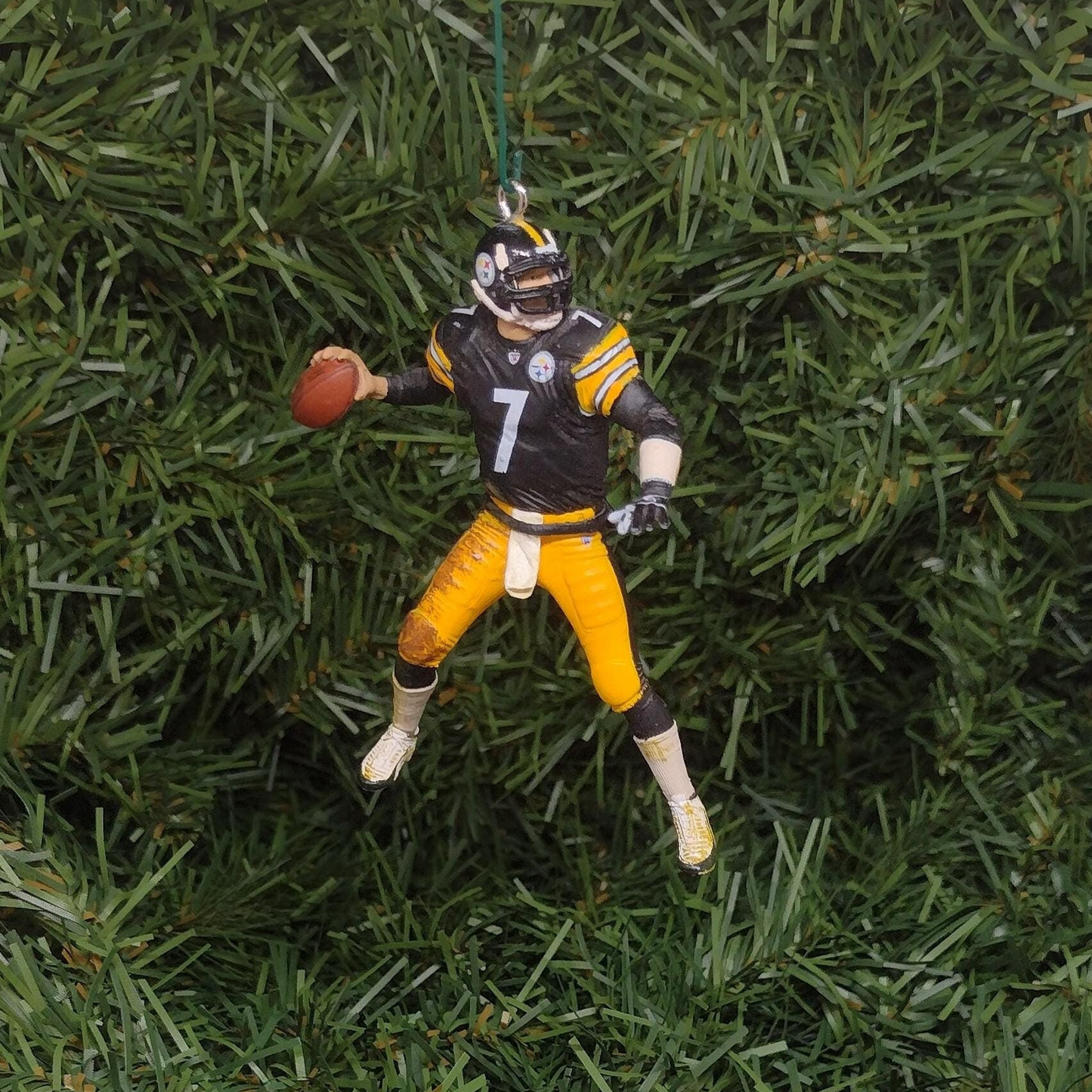 PITTSBURGH STEELERS Ornament Ben Roethlisberger Christmas Gift Idea Unique Xmas Tree Decoration NFL Football Figure 2.75 inch
