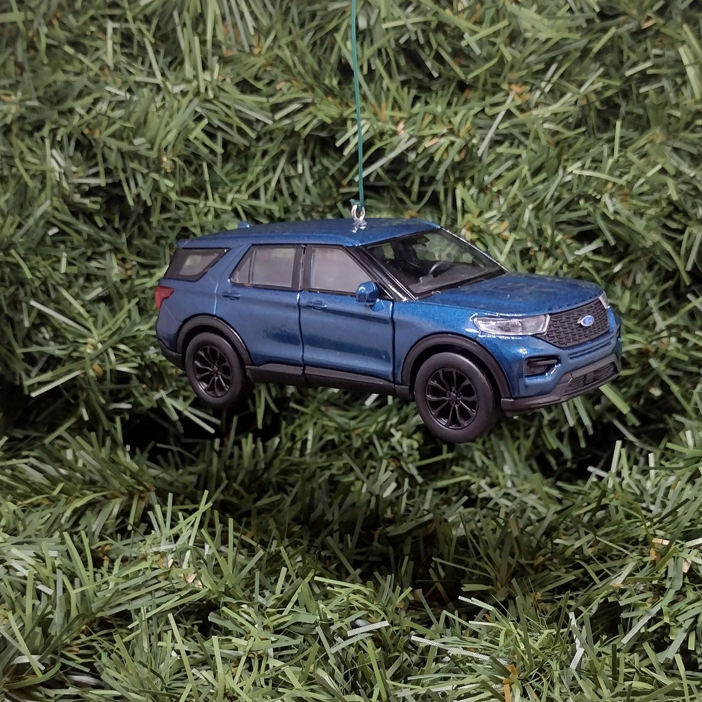 FORD Explorer Ornament Christmas Tree Decoration 2023 Fun Automotive Xmas Gift Idea 5 inch Silver Blue Red 2020 2021 2022 2024