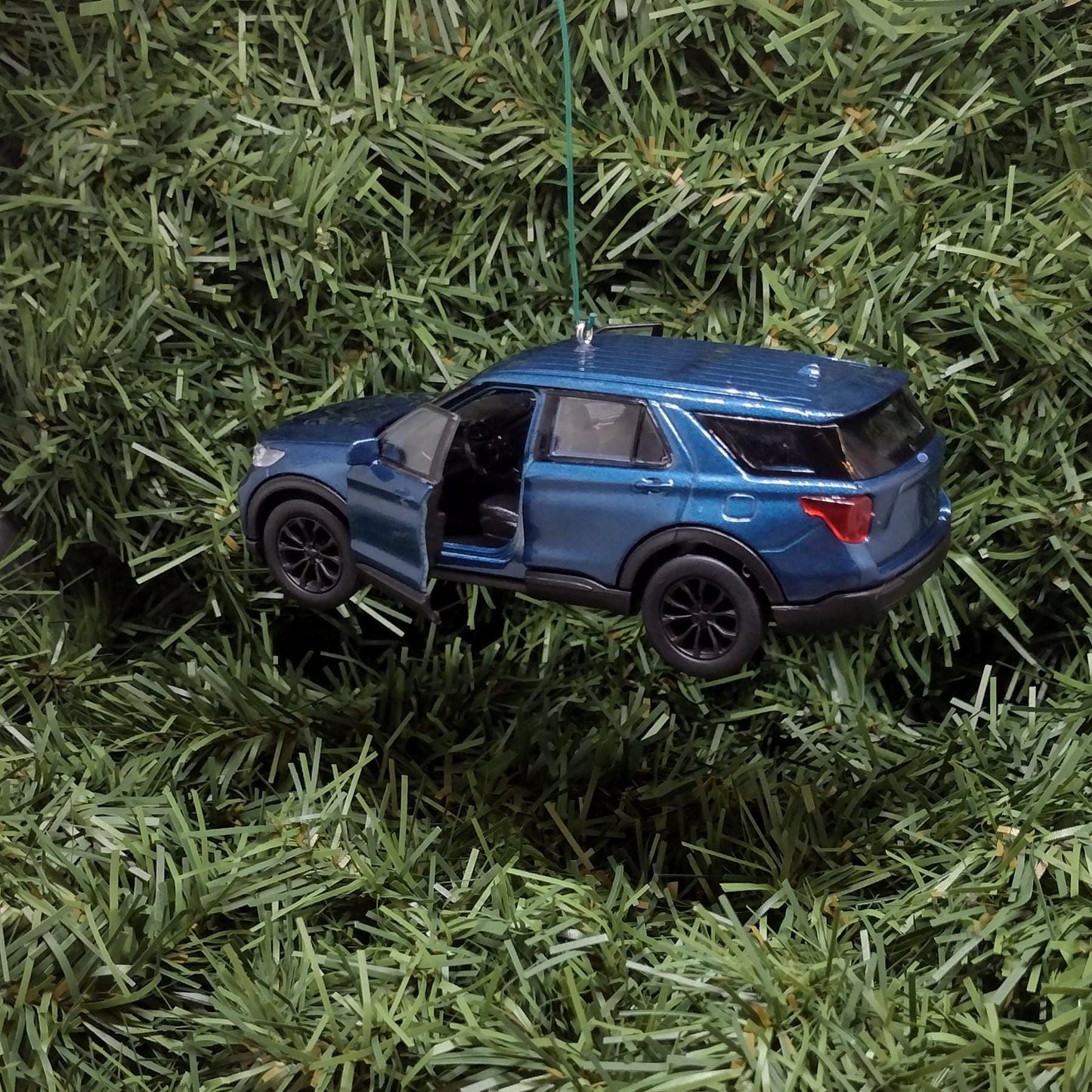 FORD Explorer Ornament Christmas Tree Decoration 2023 Fun Automotive Xmas Gift Idea 5 inch Silver Blue Red 2020 2021 2022 2024