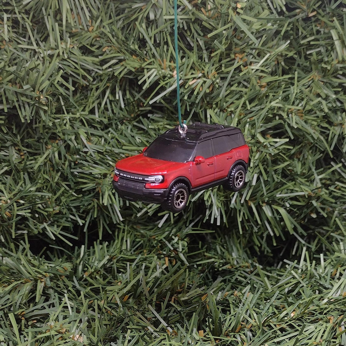 FORD BRONCO SPORT 2022 Ornament Christmas Tree Decoration Unique Gift Idea 2021 2023 2024 4x4 Suv Red Green