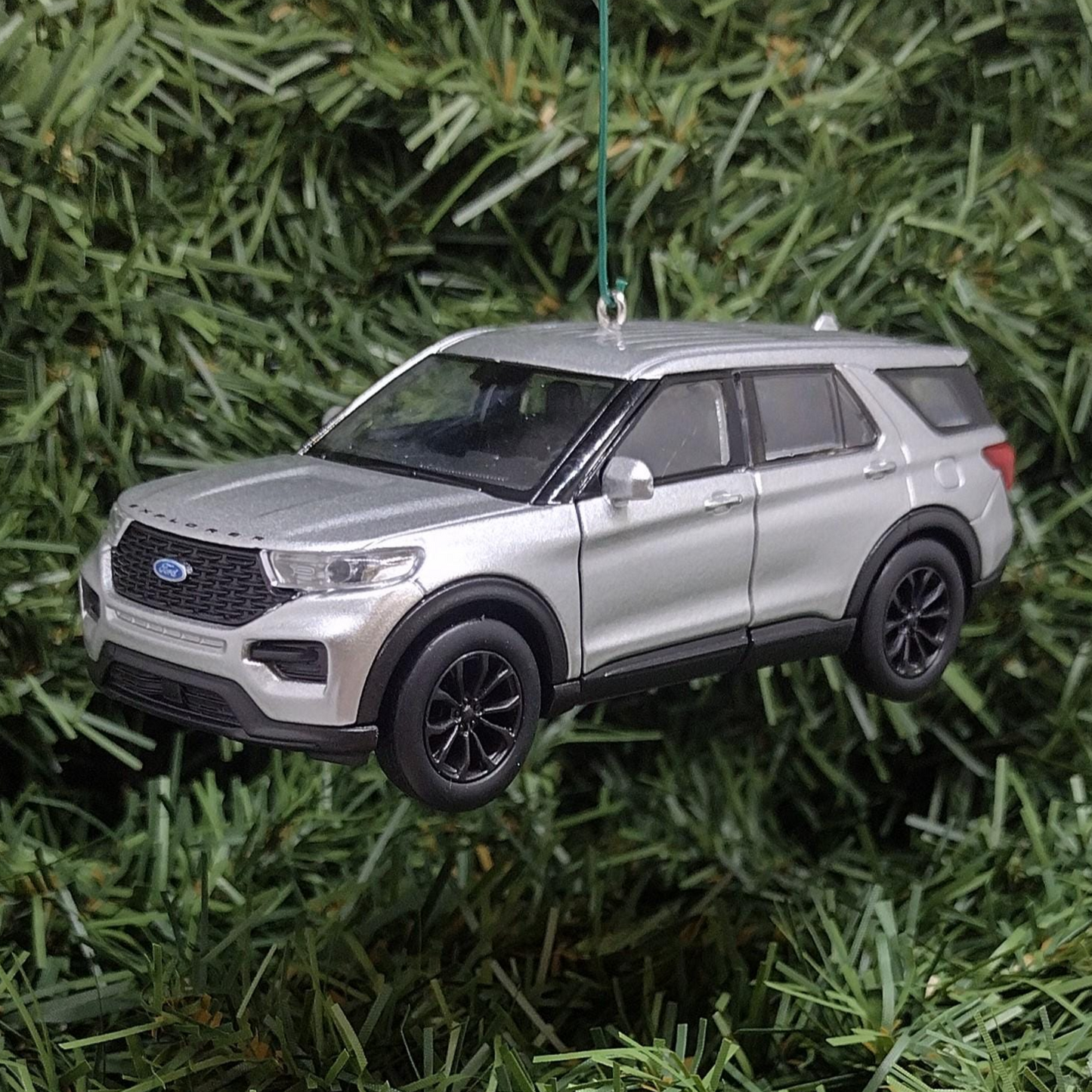 FORD Explorer Ornament Christmas Tree Decoration 2023 Fun Automotive Xmas Gift Idea 5 inch Silver Blue Red 2020 2021 2022 2024