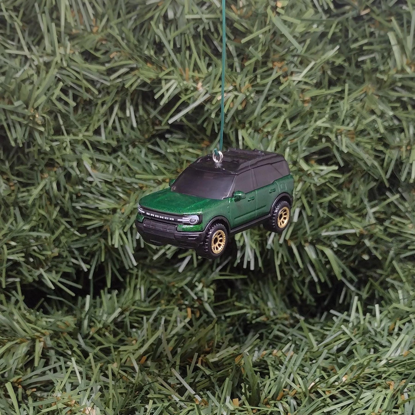 FORD BRONCO SPORT 2022 Ornament Christmas Tree Decoration Unique Gift Idea 2021 2023 2024 4x4 Suv Red Green