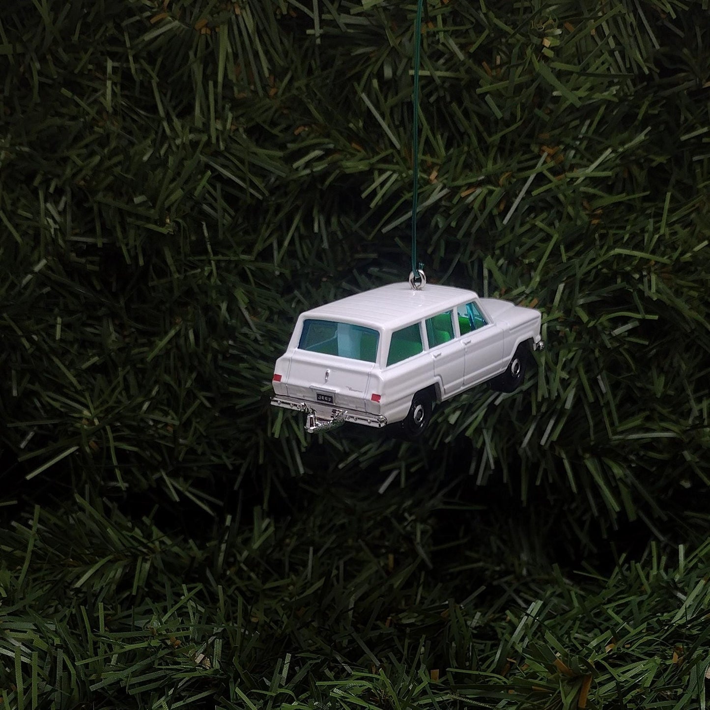 1964 JEEP WAGONEER Ornament Christmas Gift Idea Unique Xmas Tree Decoration 4x4 SUV White