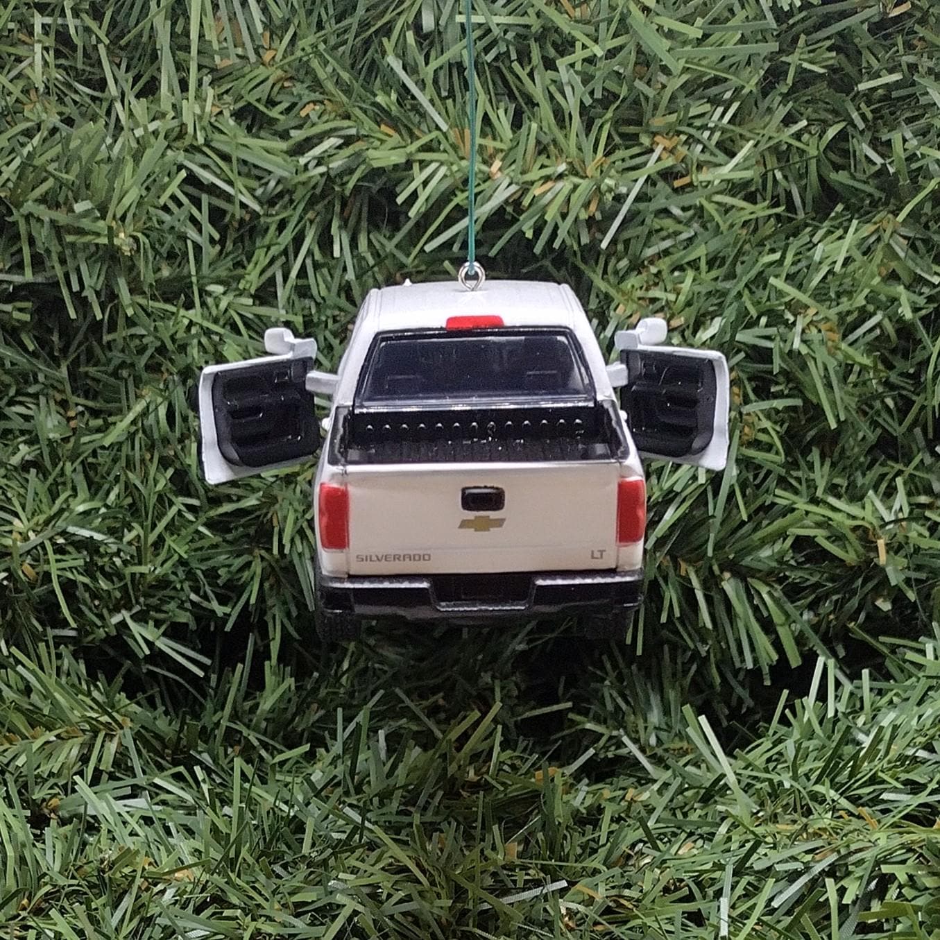 Chevy 2017 Silverado Ornament Christmas Decoration Xmas Gift Idea 5 Inch Chevrolet Z71 Pickup Truck White 2016 2018 White