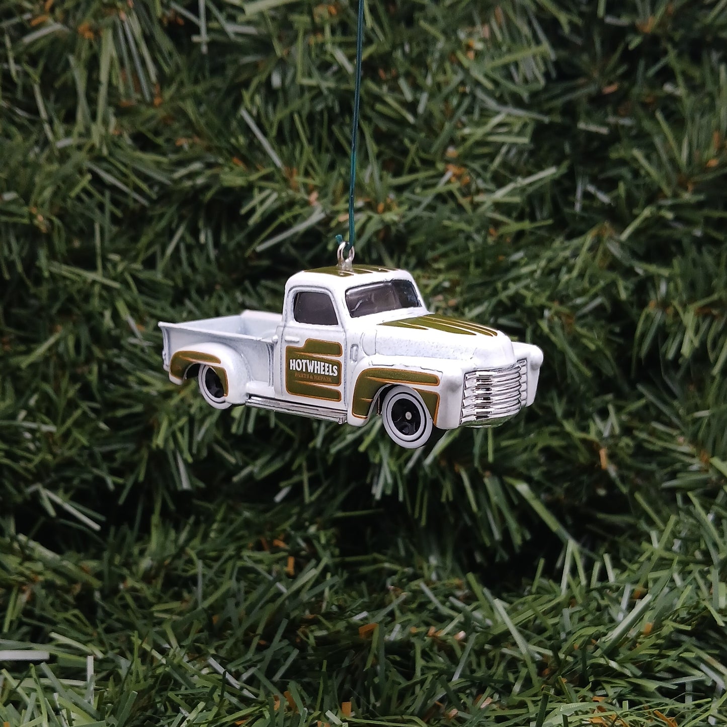 Chevy 1952 Truck Ornament Christmas Gift Xmas Tree Decoration Chevrolet Pickup Red White