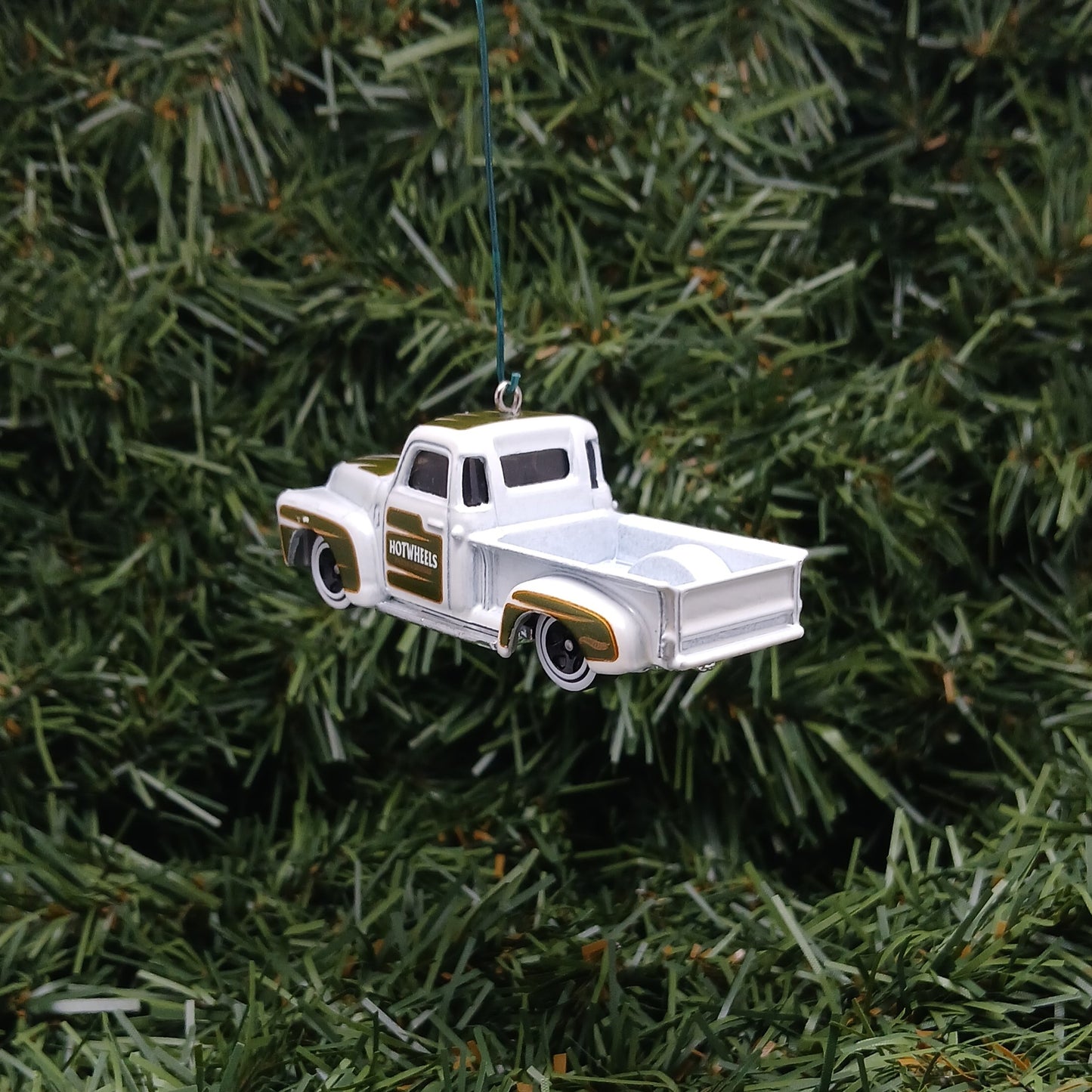 Chevy 1952 Truck Ornament Christmas Gift Xmas Tree Decoration Chevrolet Pickup Red White