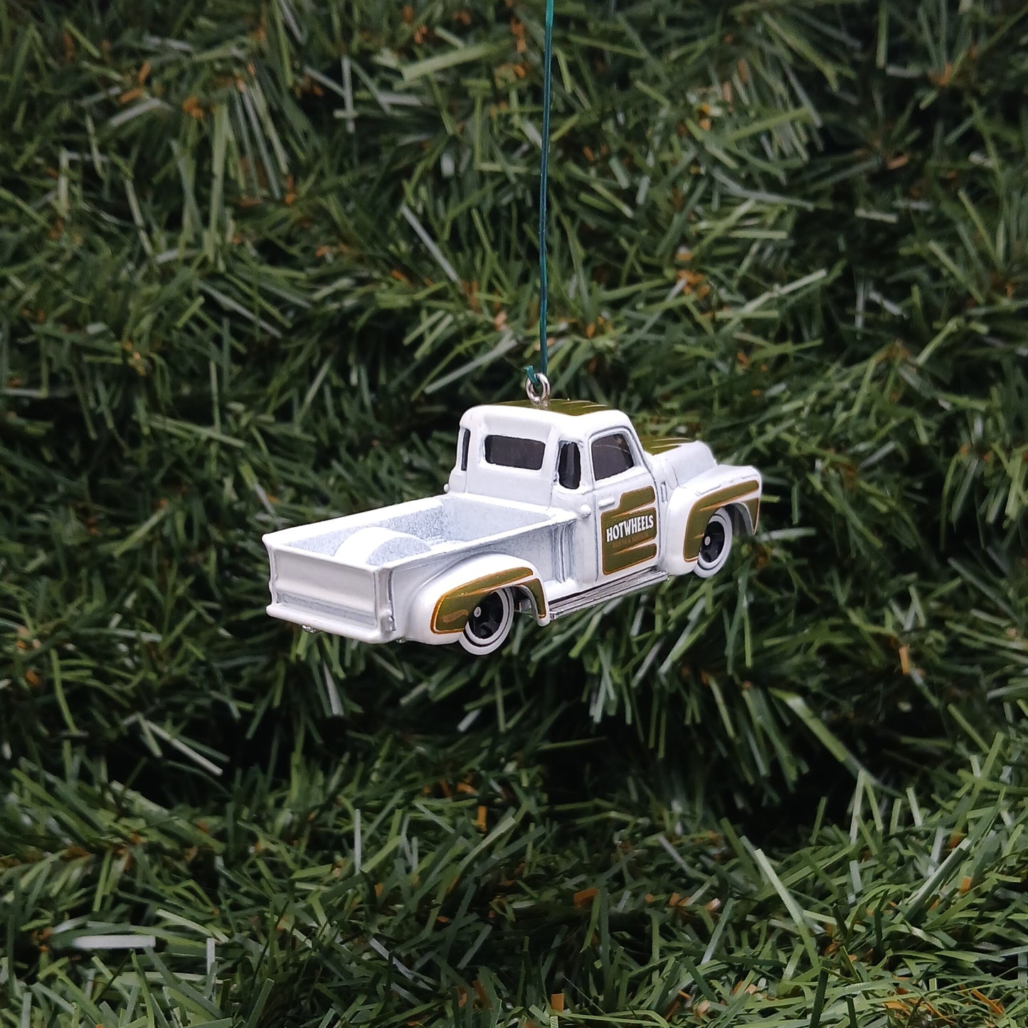 Chevy 1952 Truck Ornament Christmas Gift Xmas Tree Decoration Chevrolet Pickup Red White