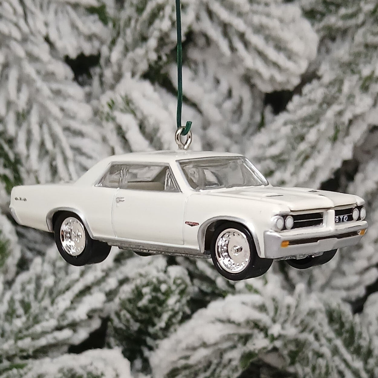Pontiac 1964 GTO Ornament Christmas Gift Xmas Tree Decoration Classic Muscle Car White