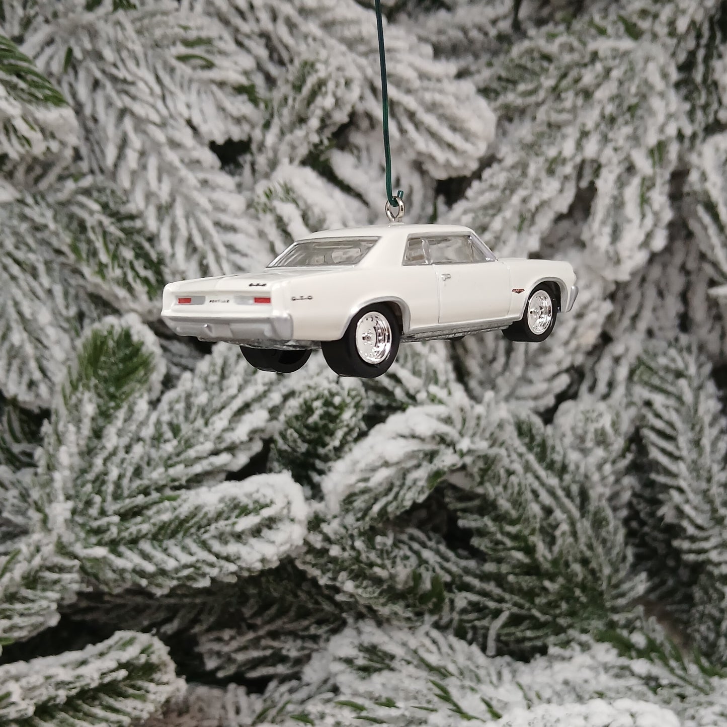 Pontiac 1964 GTO Ornament Christmas Gift Xmas Tree Decoration Classic Muscle Car White