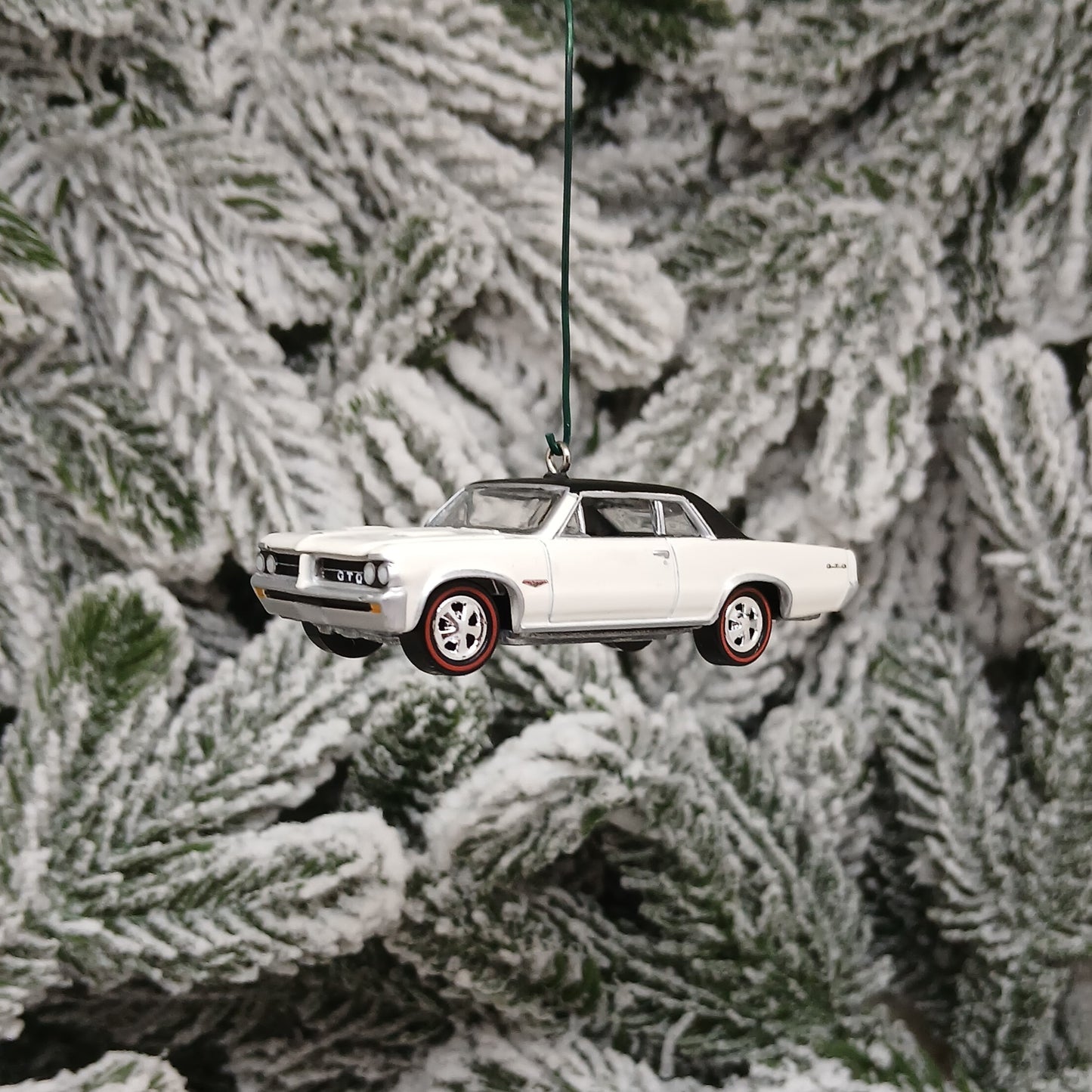 Pontiac 1964 GTO Ornament Christmas Gift Xmas Tree Decoration Classic Muscle Car White/Black