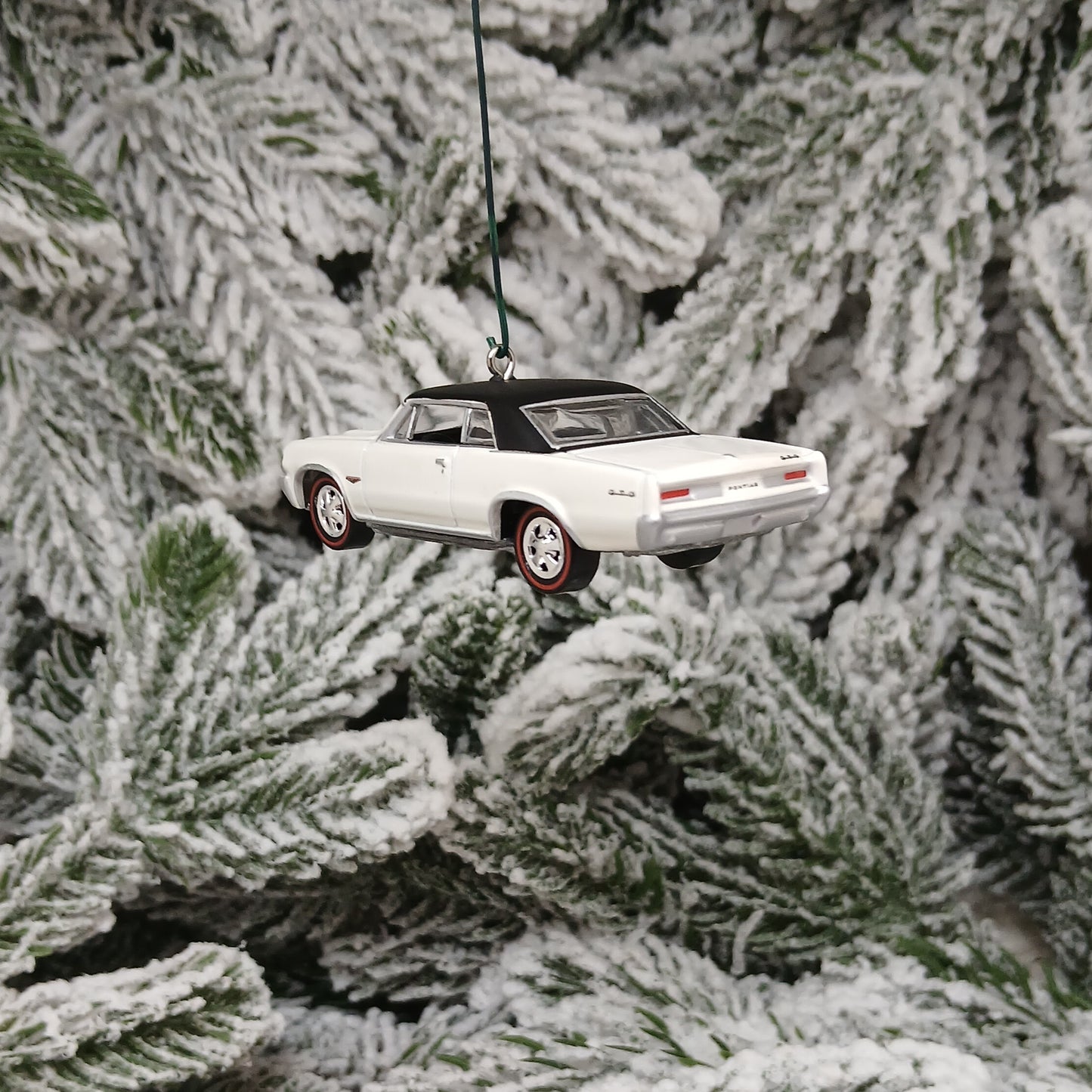 Pontiac 1964 GTO Ornament Christmas Gift Xmas Tree Decoration Classic Muscle Car White/Black