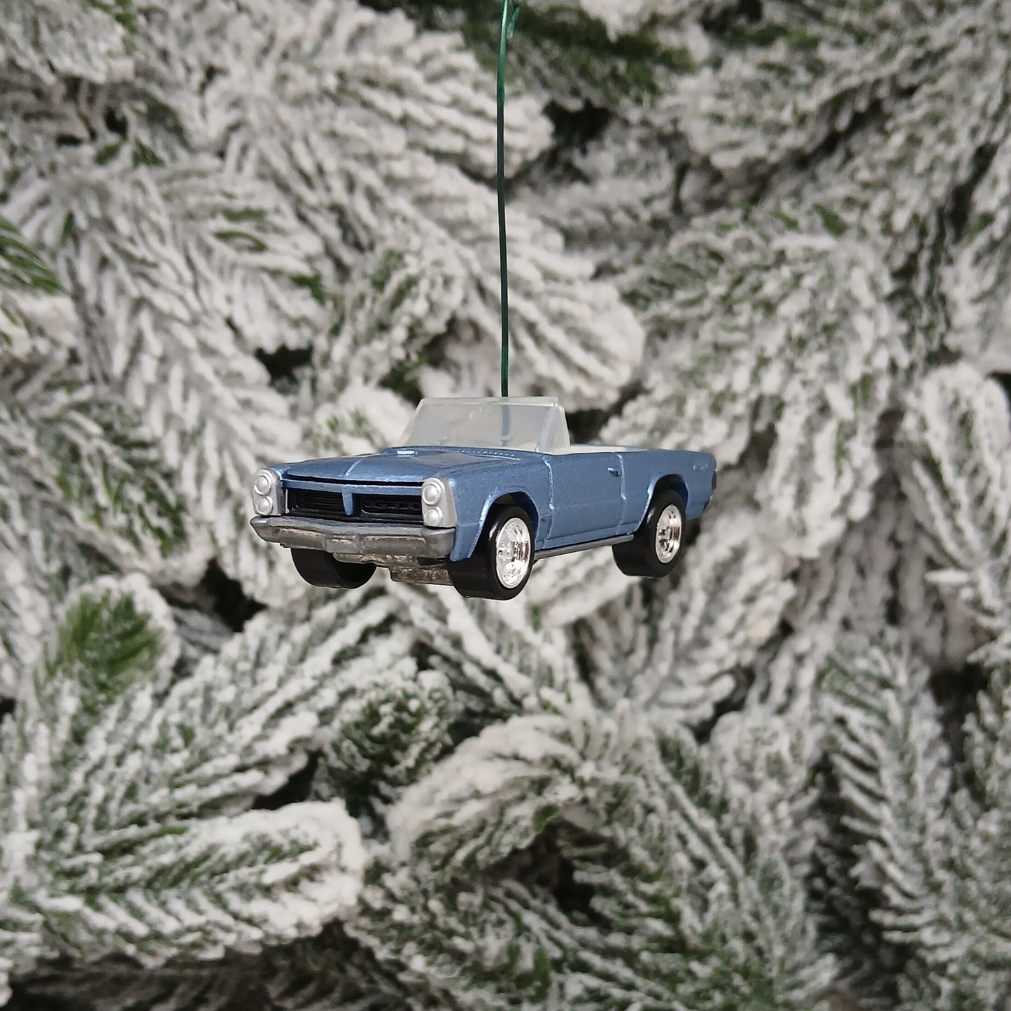 PONTIAC 1965 GTO CONVERTIBLE Ornament Christmas Tree Decoration Unique Xmas Gift Silver Blue Green Yellow Red (Copy)