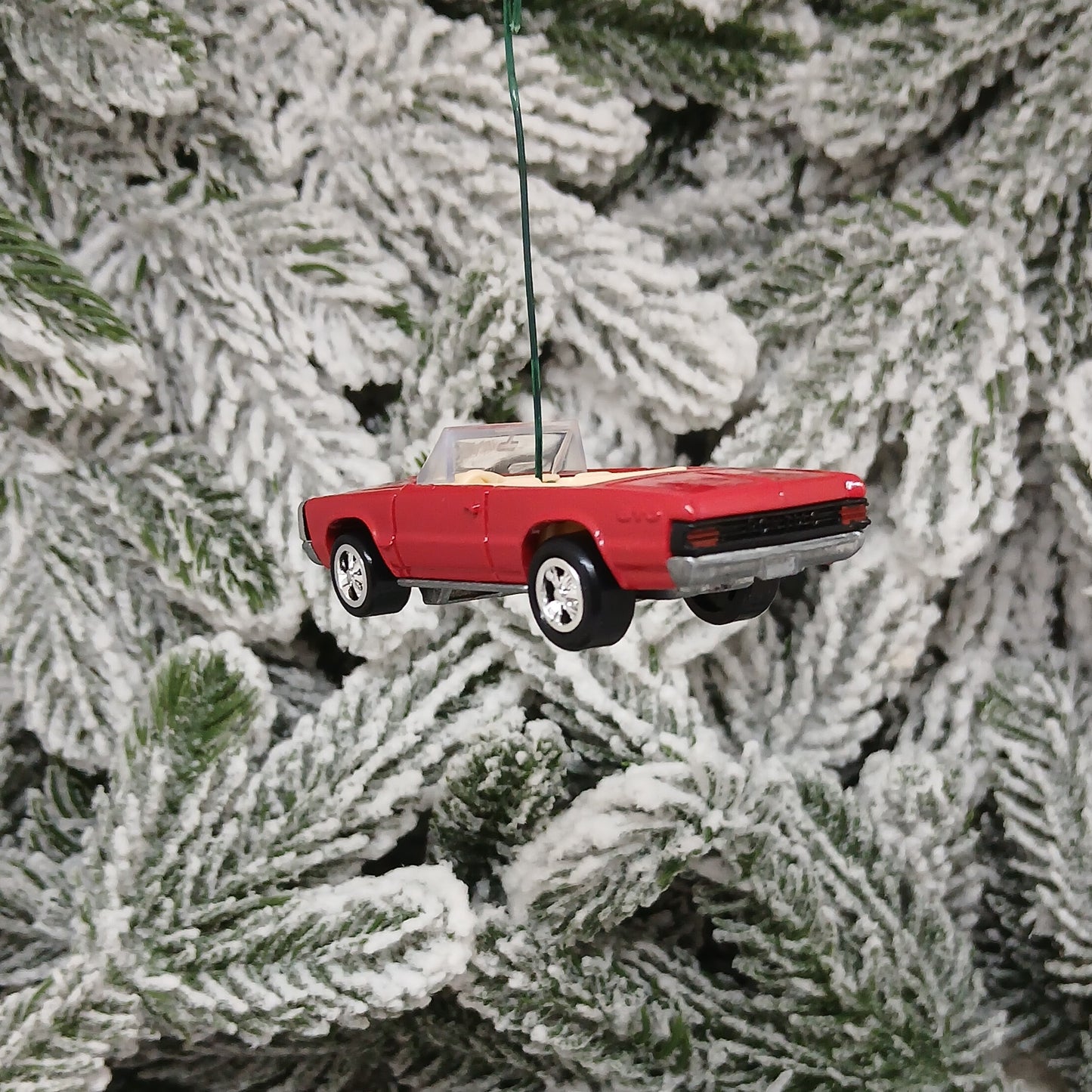 PONTIAC 1965 GTO CONVERTIBLE Ornament Christmas Tree Decoration Unique Xmas Gift Silver Blue Green Yellow Red (Copy)