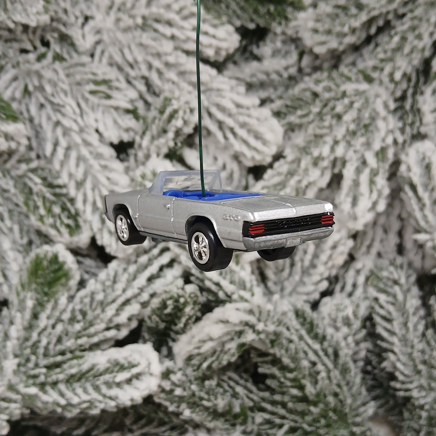 PONTIAC 1965 GTO CONVERTIBLE Ornament Christmas Tree Decoration Unique Xmas Gift Silver Blue Green Yellow Red (Copy)