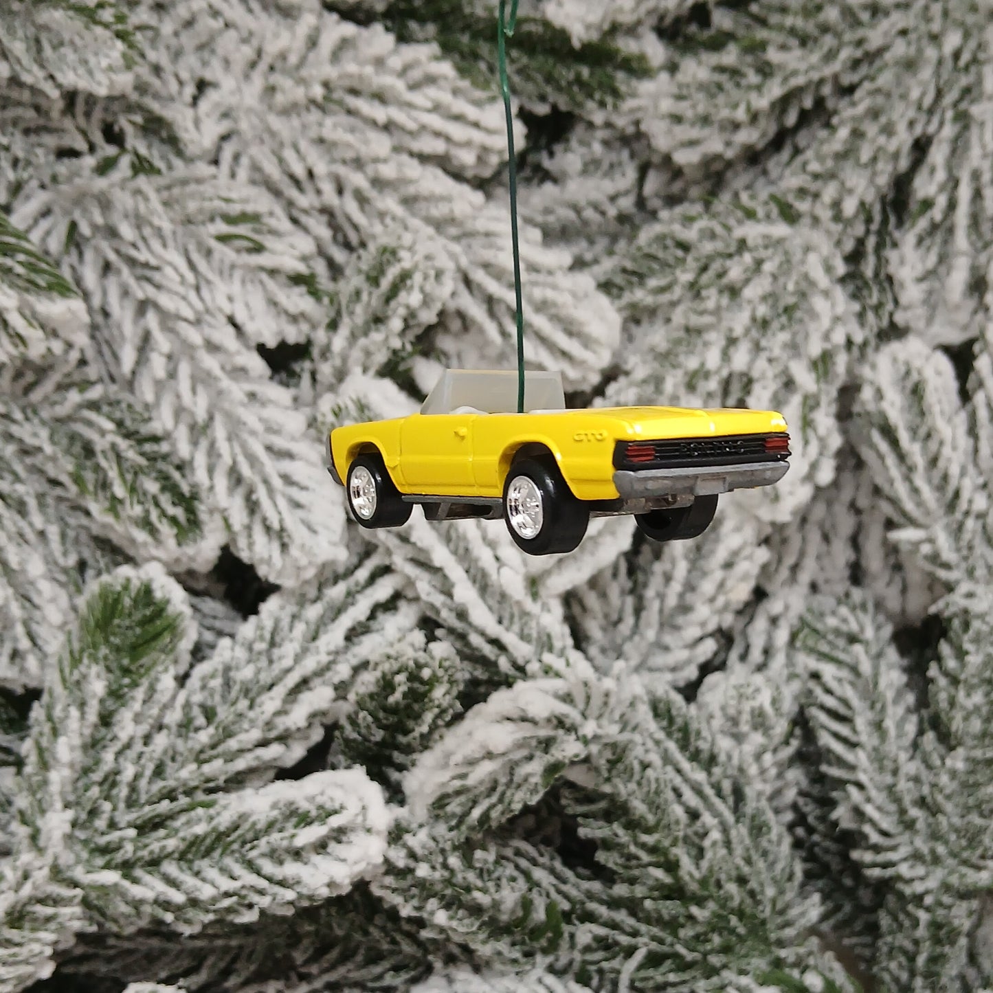 PONTIAC 1965 GTO CONVERTIBLE Ornament Christmas Tree Decoration Unique Xmas Gift Silver Blue Green Yellow Red (Copy)