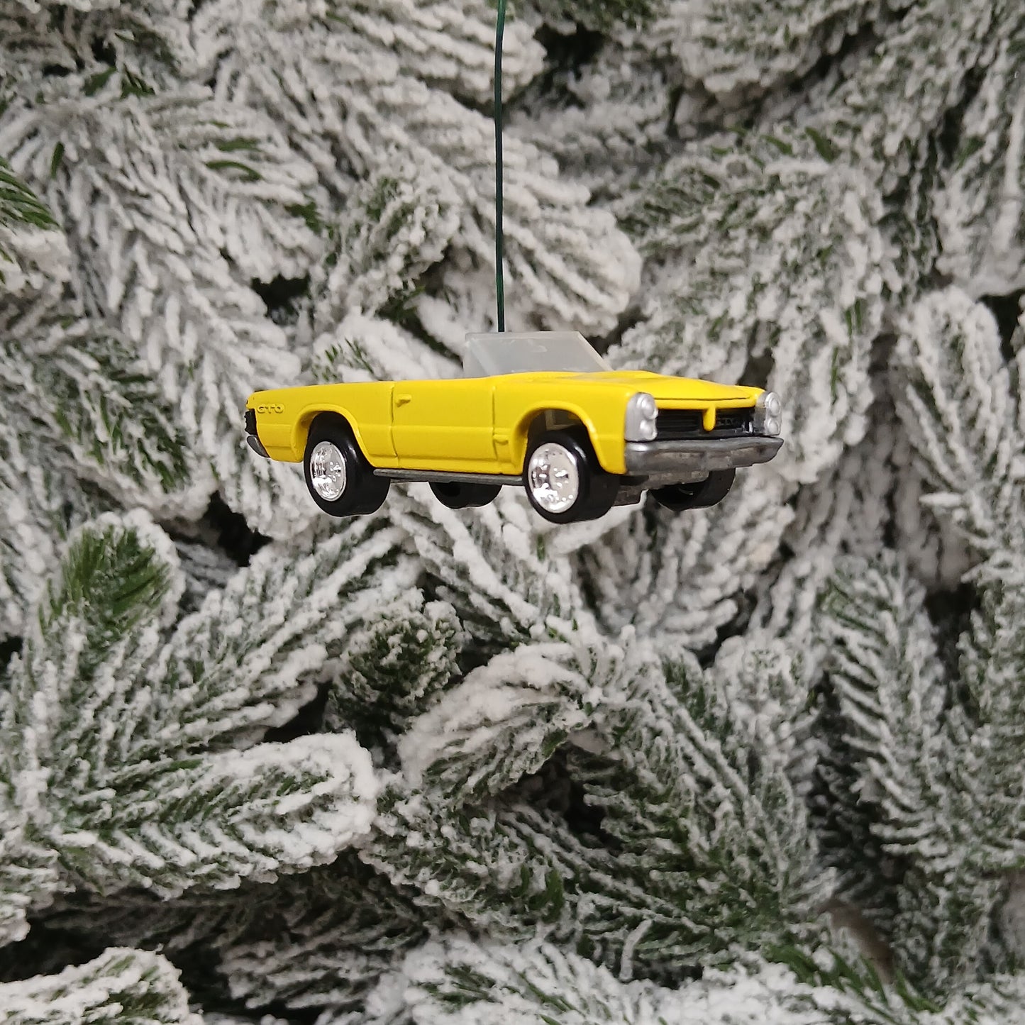 PONTIAC 1965 GTO CONVERTIBLE Ornament Christmas Tree Decoration Unique Xmas Gift Silver Blue Green Yellow Red (Copy)