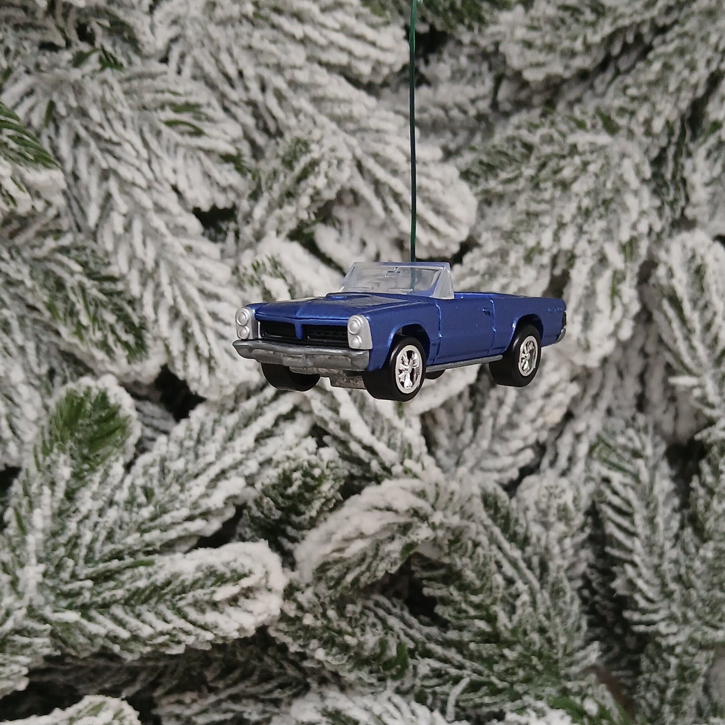 PONTIAC 1965 GTO CONVERTIBLE Ornament Christmas Tree Decoration Unique Xmas Gift Silver Blue Green Yellow Red (Copy)