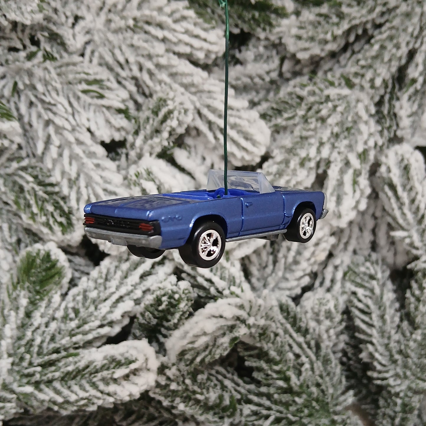 PONTIAC 1965 GTO CONVERTIBLE Ornament Christmas Tree Decoration Unique Xmas Gift Silver Blue Green Yellow Red (Copy)