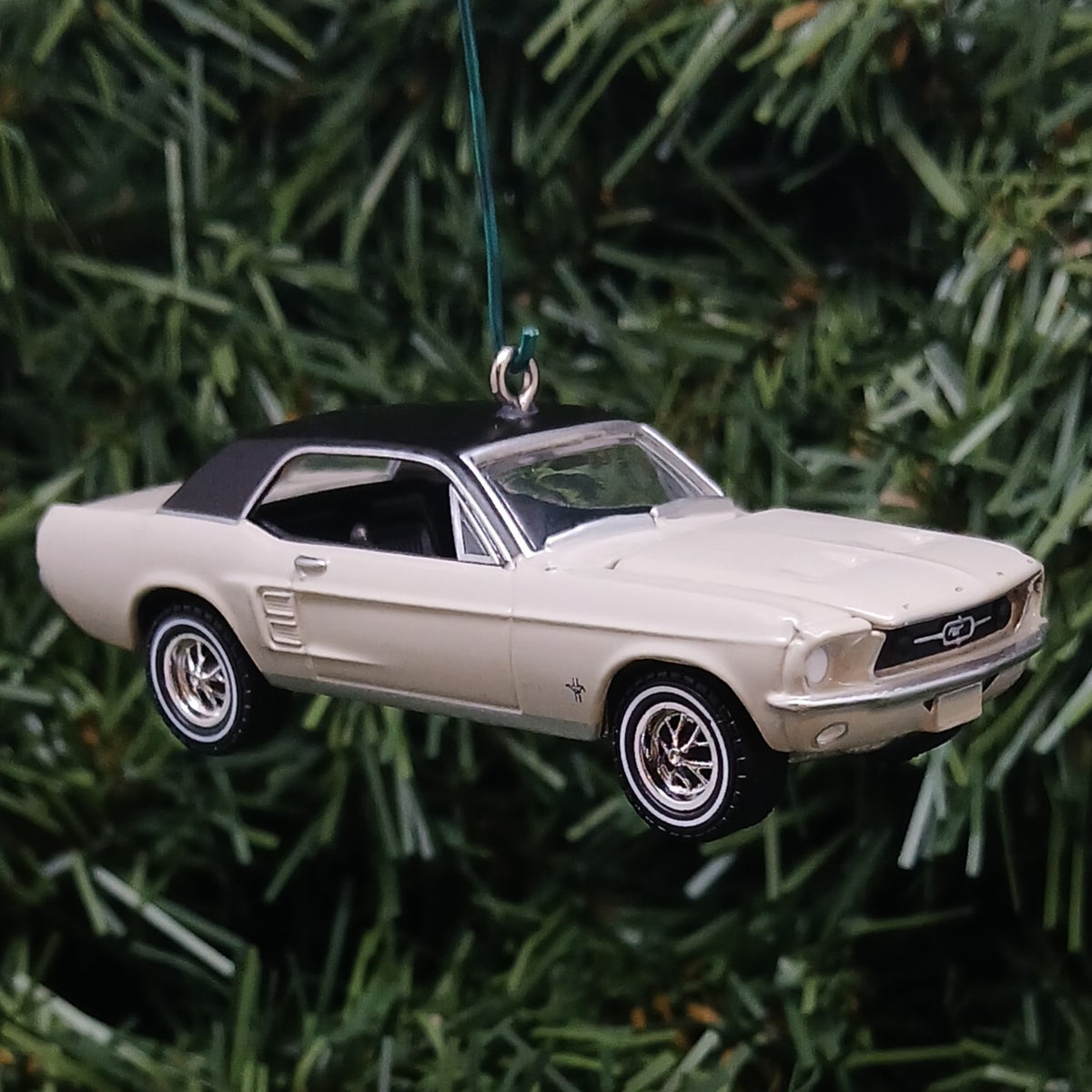 Ford 1967 Mustang Coupe Ornament Christmas Gift Xmas Tree Decoration Cream