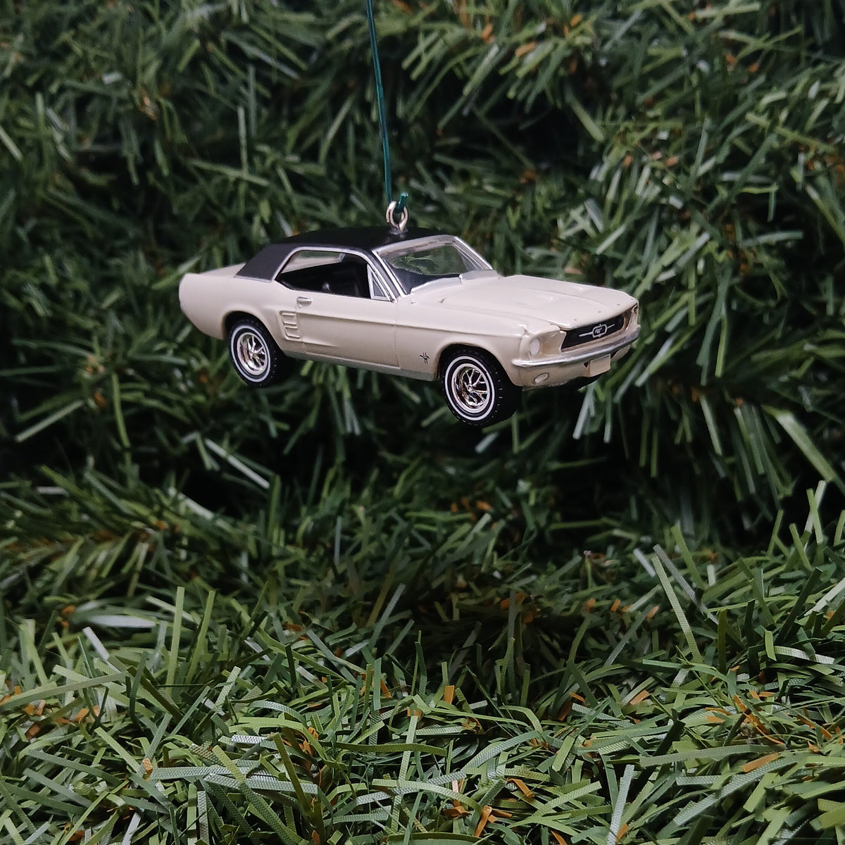 Ford 1967 Mustang Coupe Ornament Christmas Gift Xmas Tree Decoration Cream