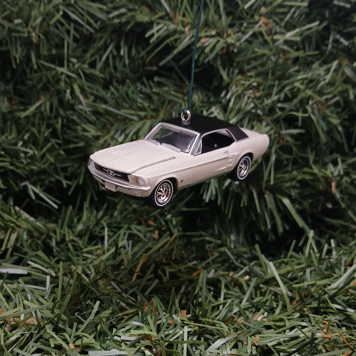 Ford 1967 Mustang Coupe Ornament Christmas Gift Xmas Tree Decoration Cream