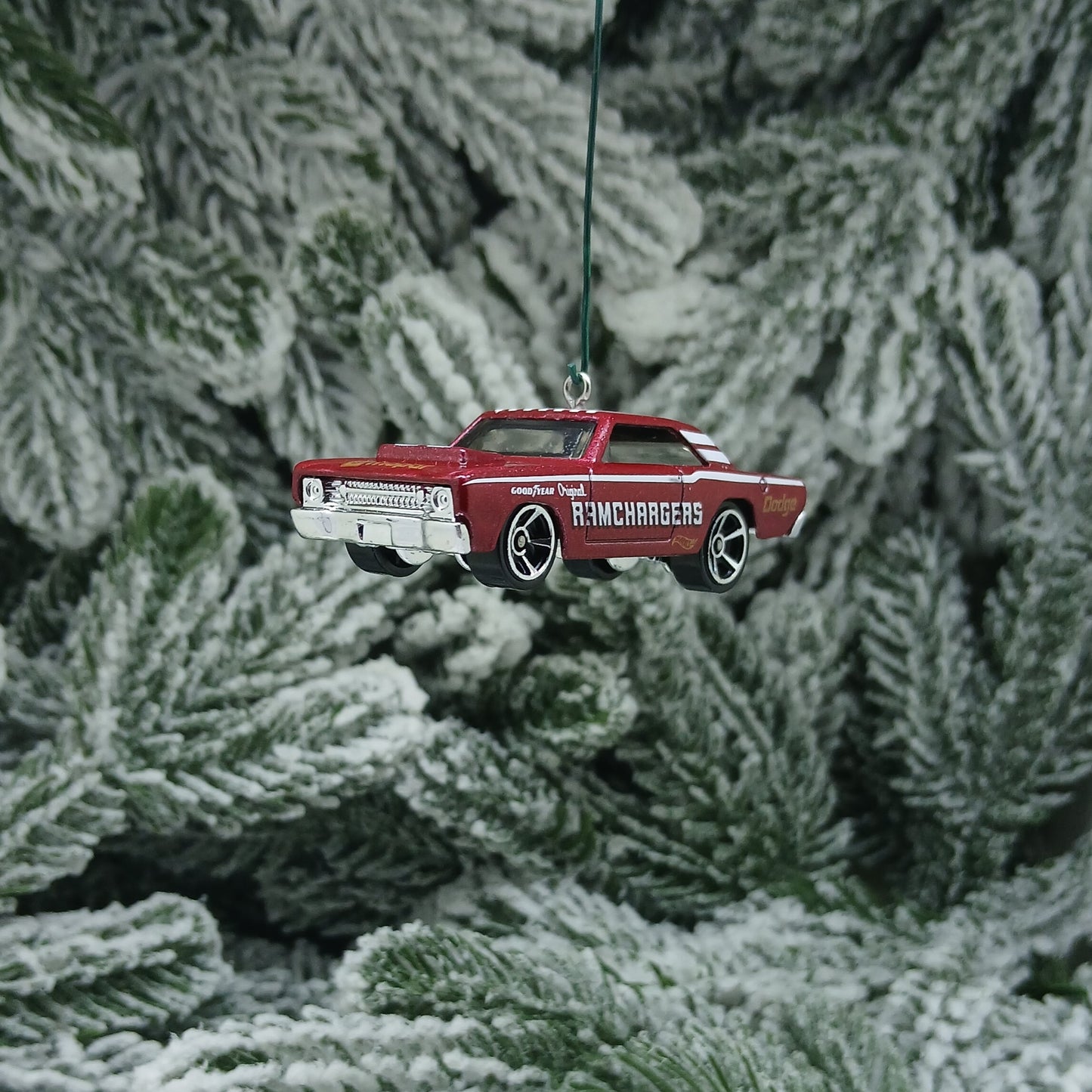 DODGE 1968 Dart Ornament Christmas Gift Xmas Tree Decoration White Red