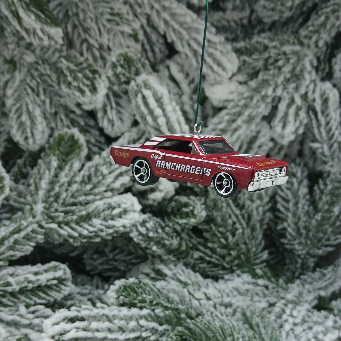 DODGE 1968 Dart Ornament Christmas Gift Xmas Tree Decoration White Red