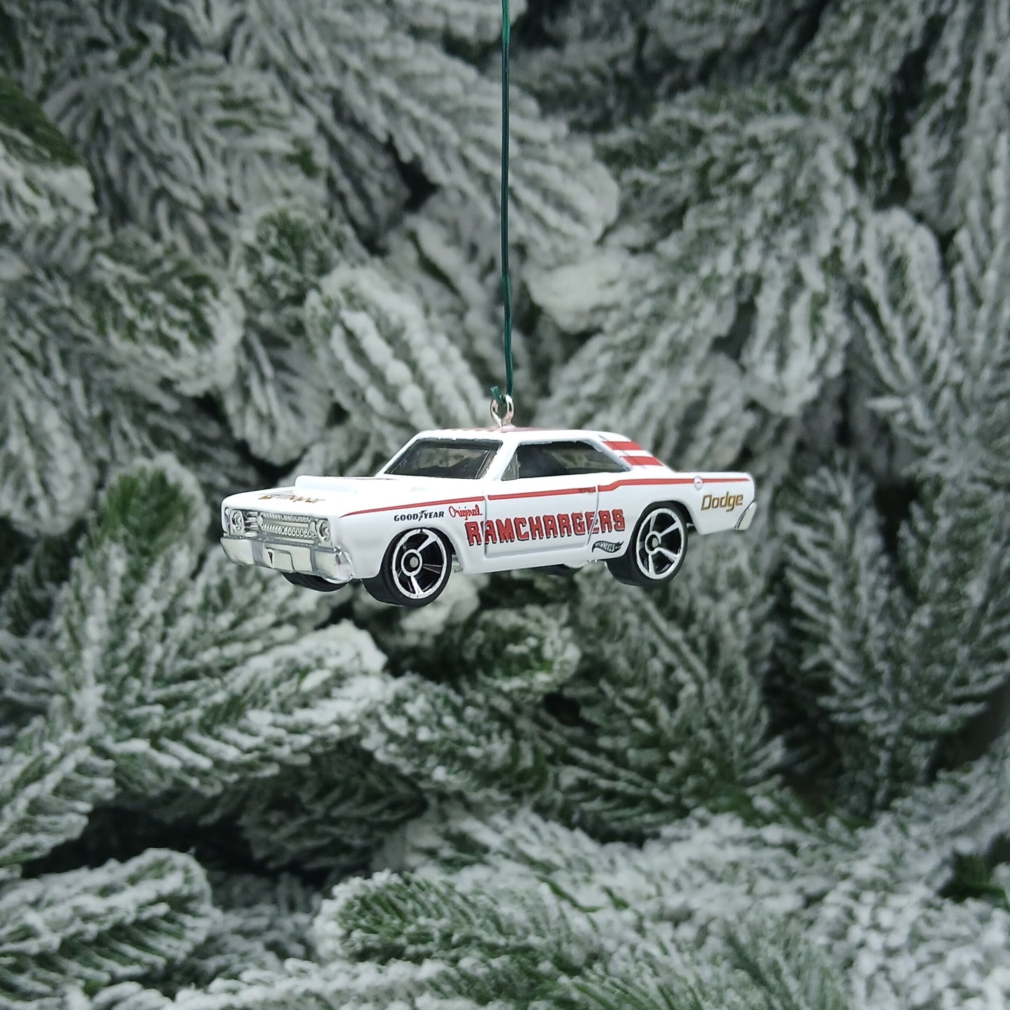DODGE 1968 Dart Ornament Christmas Gift Xmas Tree Decoration White Red