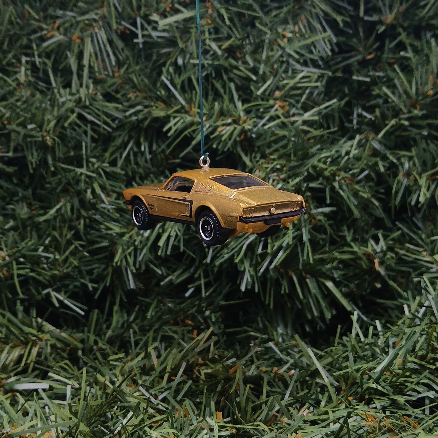 Ford Mustang 1968 Fastback Ornament Christmas Gift Unique Xmas Tree Decoration Blue Gold