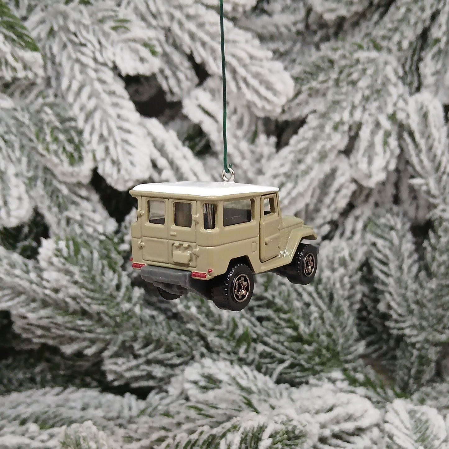 TOYOTA 1968 FJ40 Ornament Christmas Tree Decoration Gift Idea Doors Open Tan/Beige