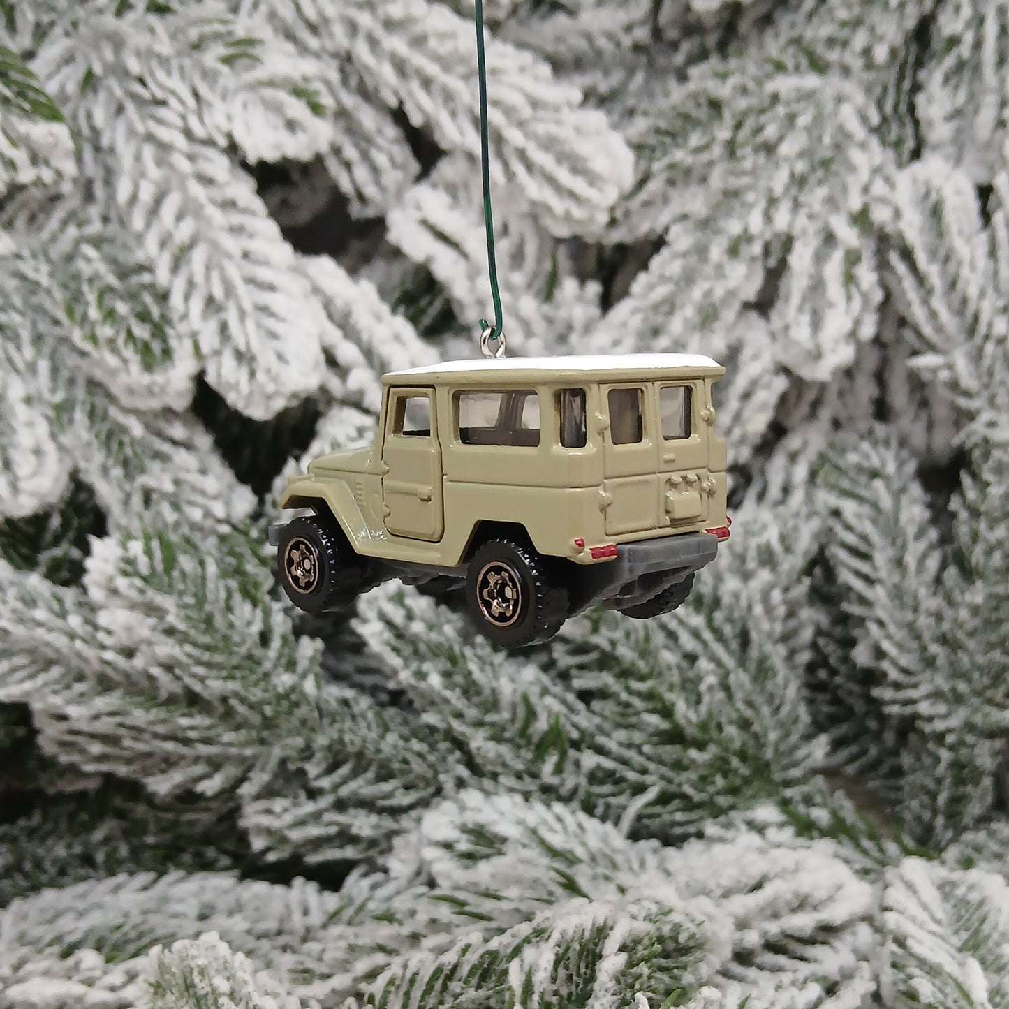 TOYOTA 1968 FJ40 Ornament Christmas Tree Decoration Gift Idea Doors Open Tan/Beige