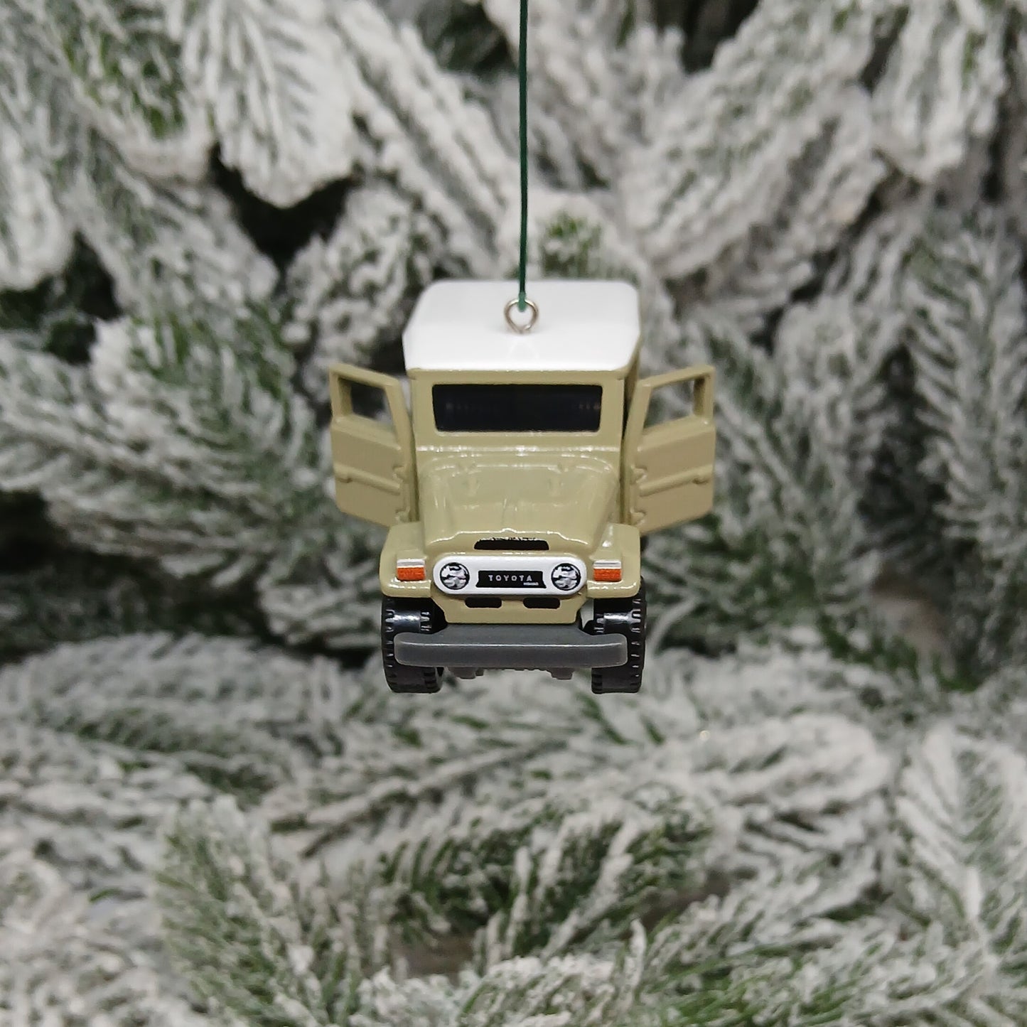 TOYOTA 1968 FJ40 Ornament Christmas Tree Decoration Gift Idea Doors Open Tan/Beige