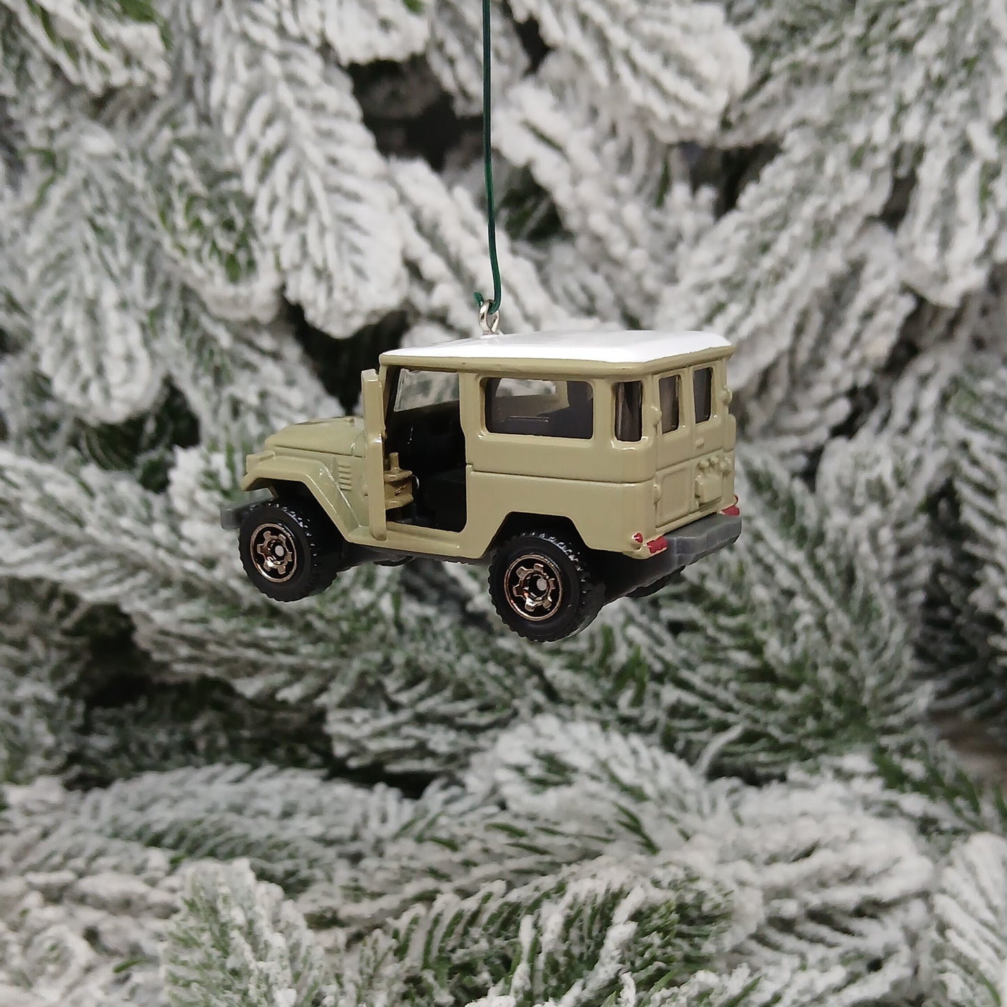 TOYOTA 1968 FJ40 Ornament Christmas Tree Decoration Gift Idea Doors Open Tan/Beige