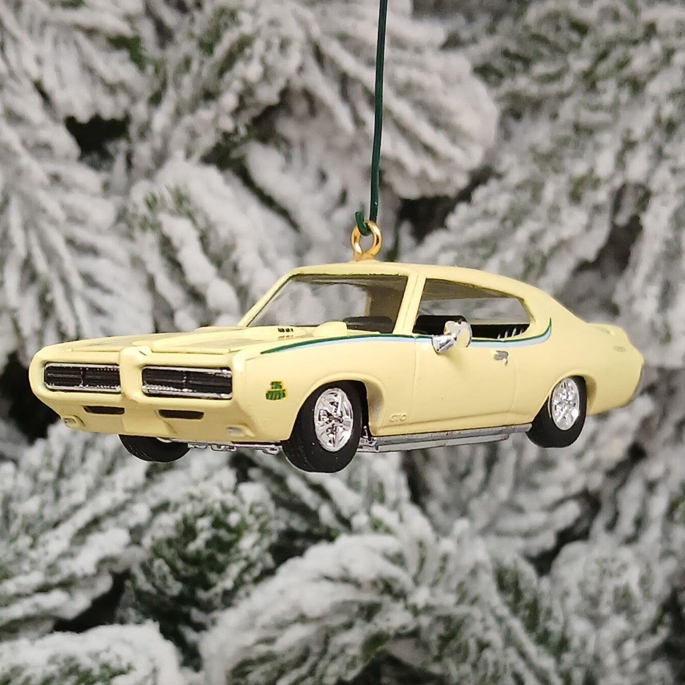 PONTIAC 1969 GTO Ornament Christmas Tree Decoration Unique Gift The Judge Yellow