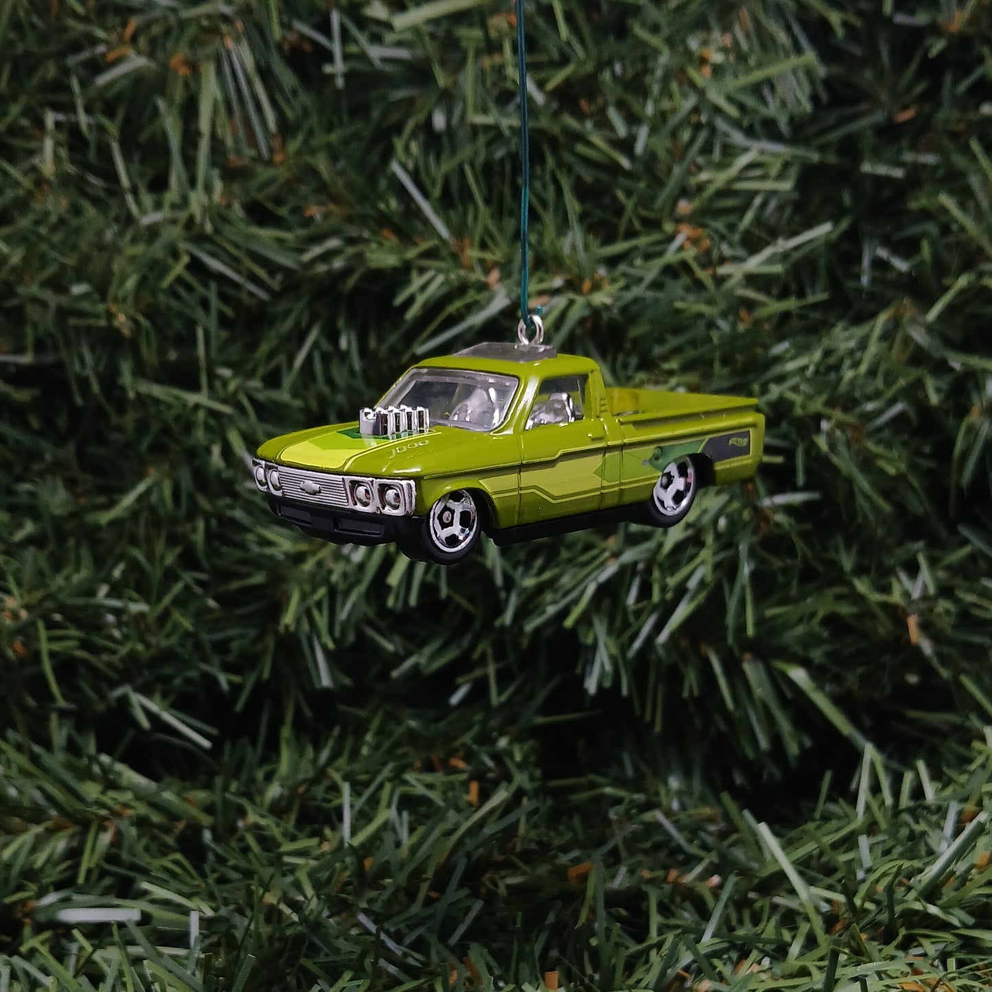 Chevy 1972 LUV Custom Truck Ornament Christmas Gift Xmas Tree Decoration Chevrolet Pickup Green White