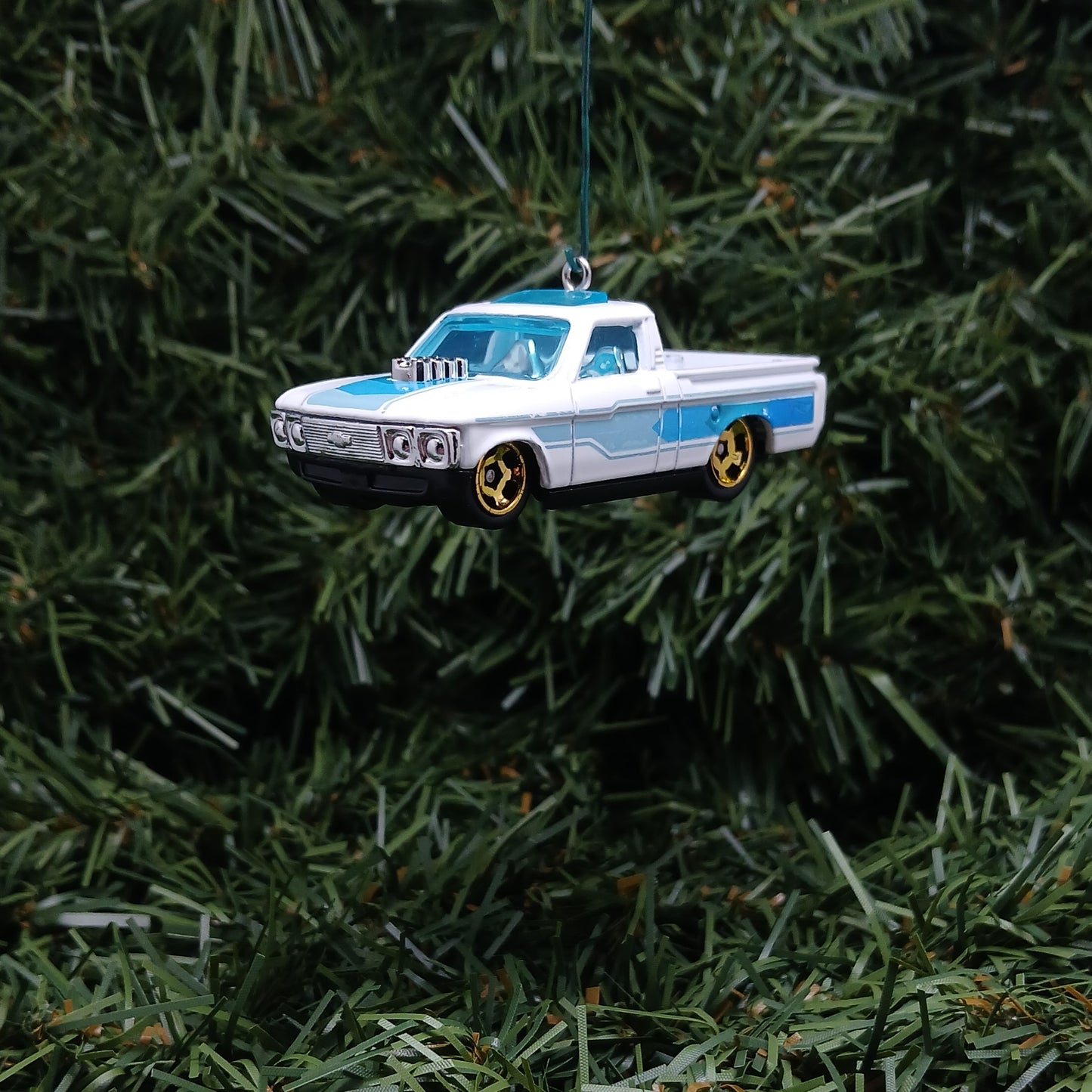 Chevy 1972 LUV Custom Truck Ornament Christmas Gift Xmas Tree Decoration Chevrolet Pickup Green White
