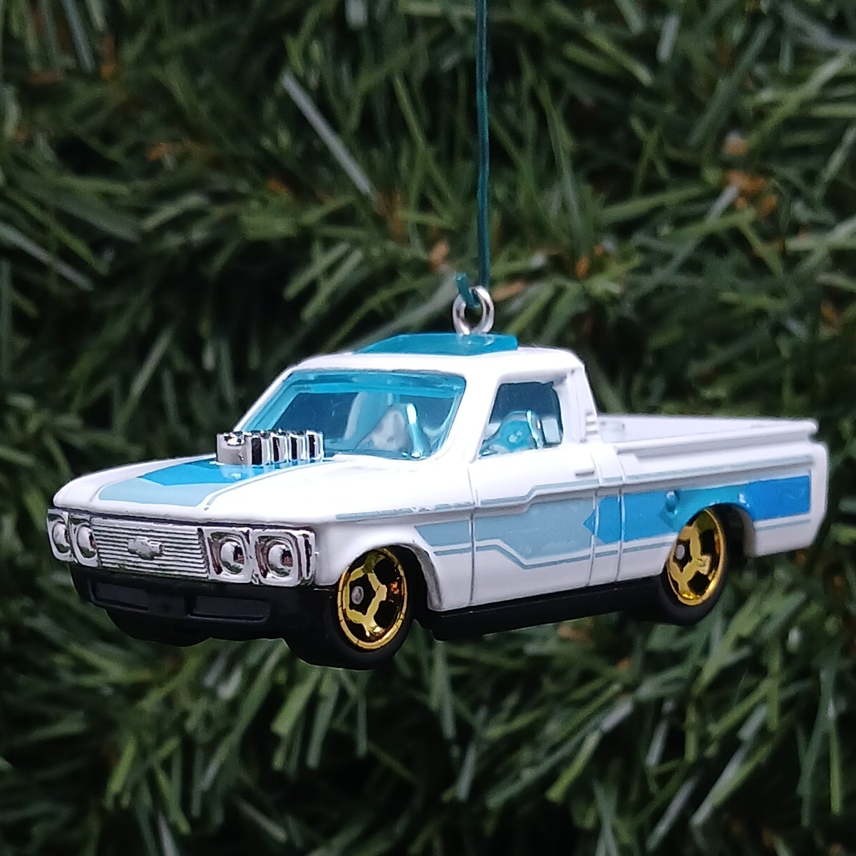 Chevy 1972 LUV Custom Truck Ornament Christmas Gift Xmas Tree Decoration Chevrolet Pickup Green White