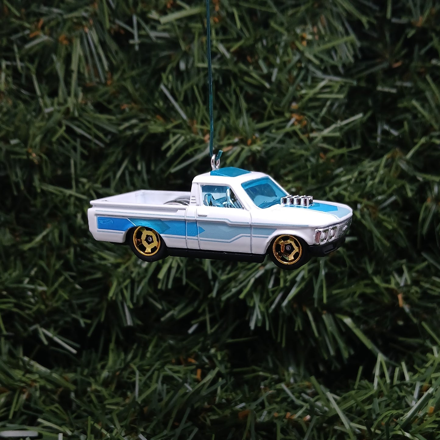 Chevy 1972 LUV Custom Truck Ornament Christmas Gift Xmas Tree Decoration Chevrolet Pickup Green White