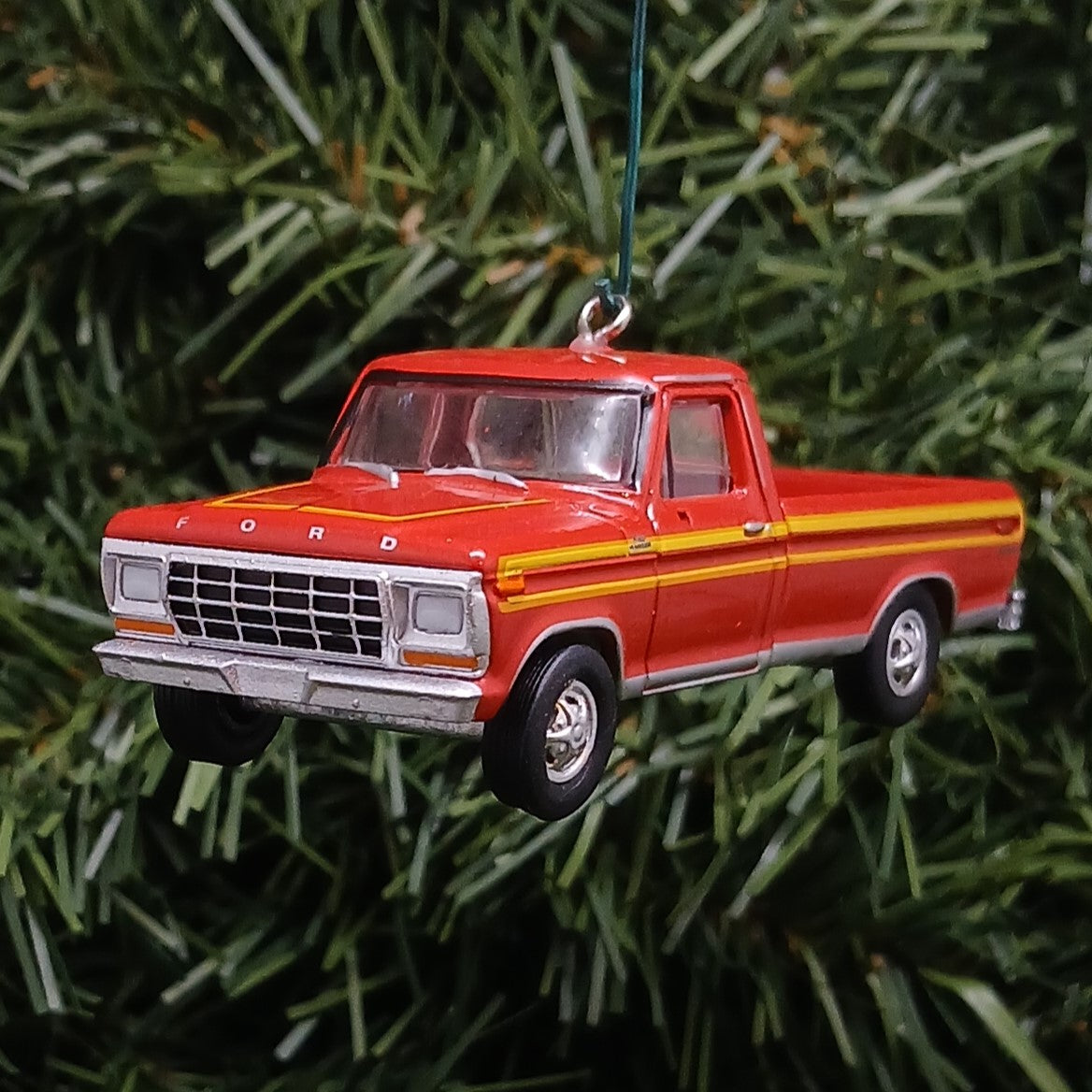 Ford F-150 Christmas Ornament 1978 F150 Ranger Truck Unique Gift Xmas Decoration Red