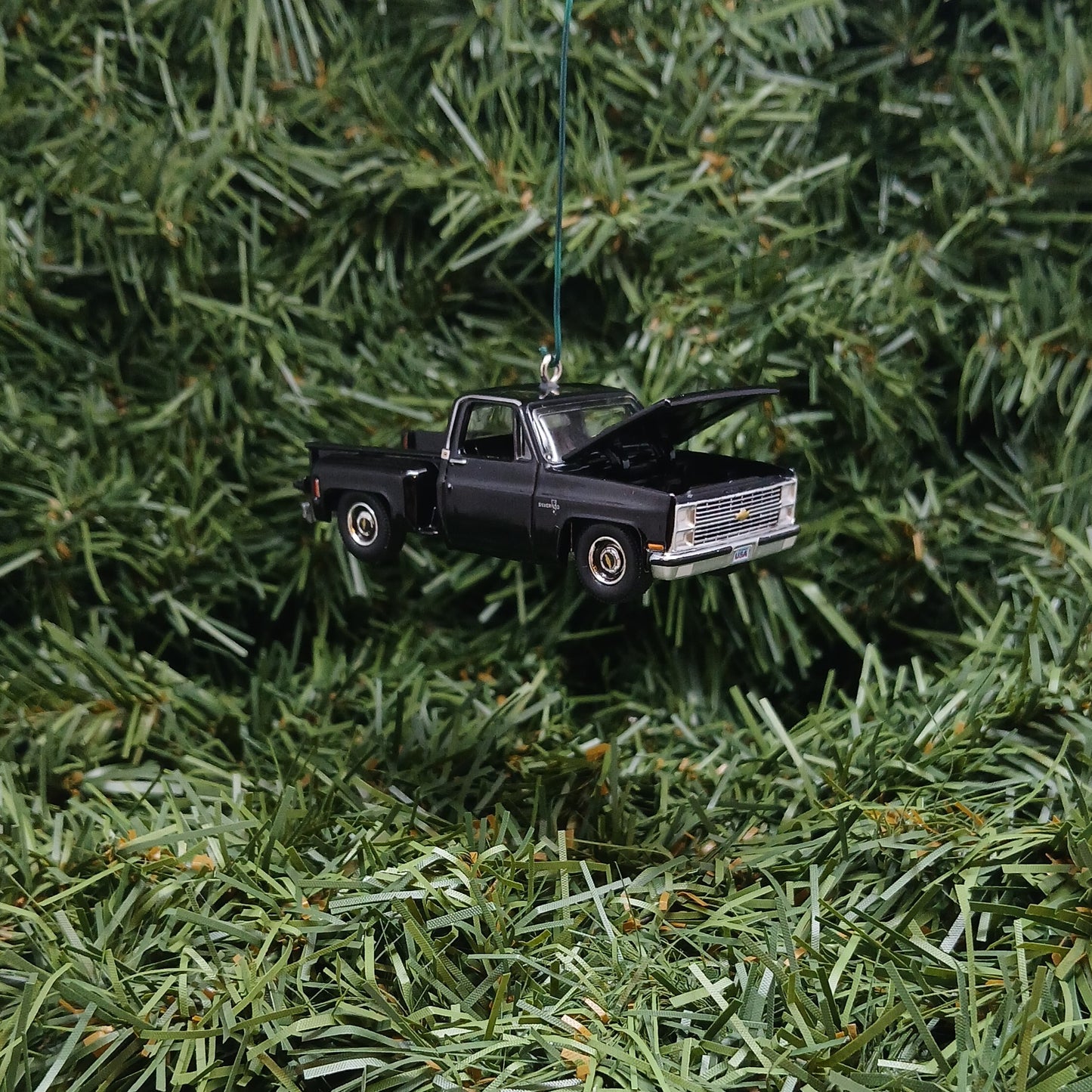 Chevy 1983 Silverado Ornament Christmas Gift Chevrolet Stepside Truck Black