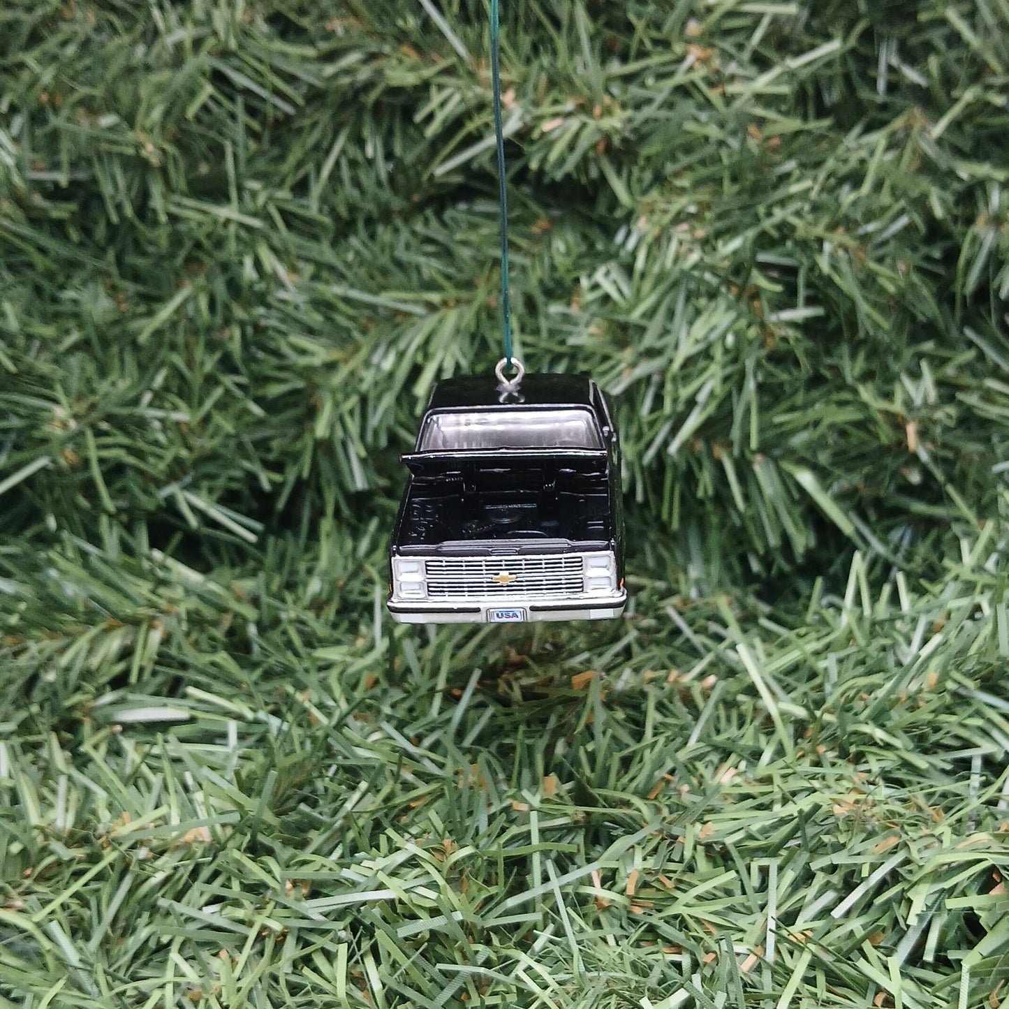 Chevy 1983 Silverado Ornament Christmas Gift Chevrolet Stepside Truck Black