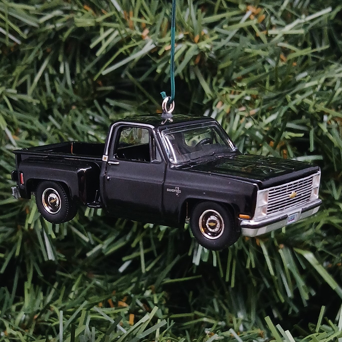 Chevy 1983 Silverado Ornament Christmas Gift Chevrolet Stepside Truck Black