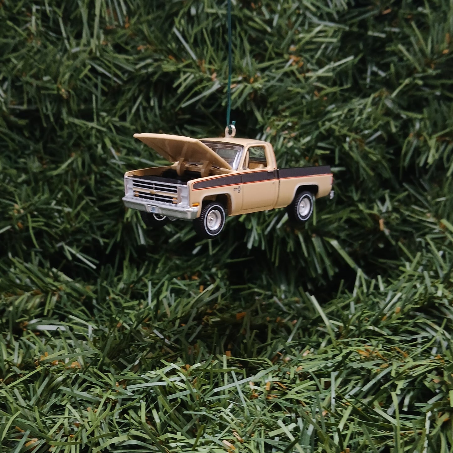 Chevy 1985 Silverado Ornament Christmas Gift Chevrolet Fleetside Short Bed Truck Tan Dark-Brown