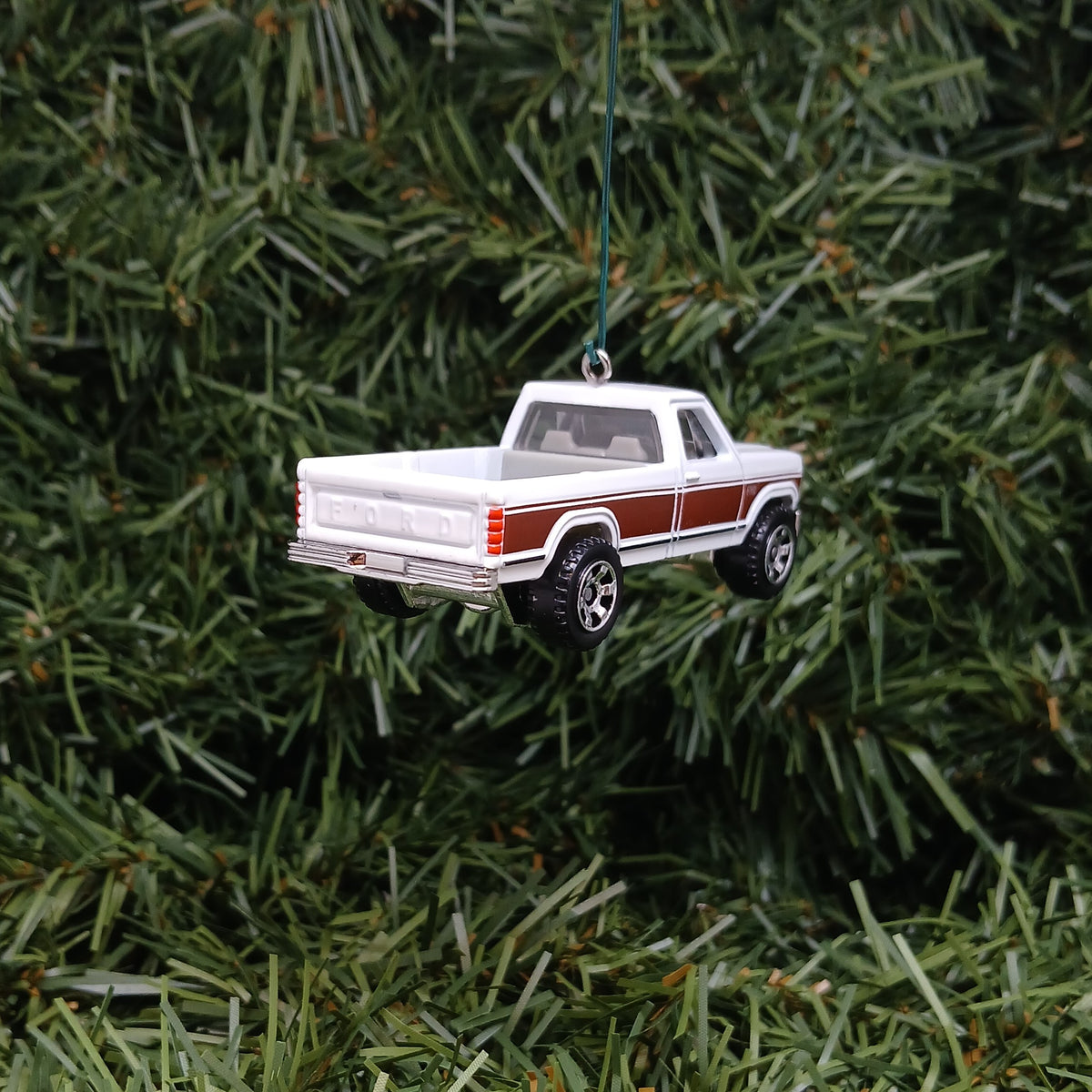 Ford F-150 Christmas Ornament 1986 F150 Pickup Truck Unique Gift Idea Xmas Tree Decoration 3 inch 1980 1981 1982 1983 1984 1985