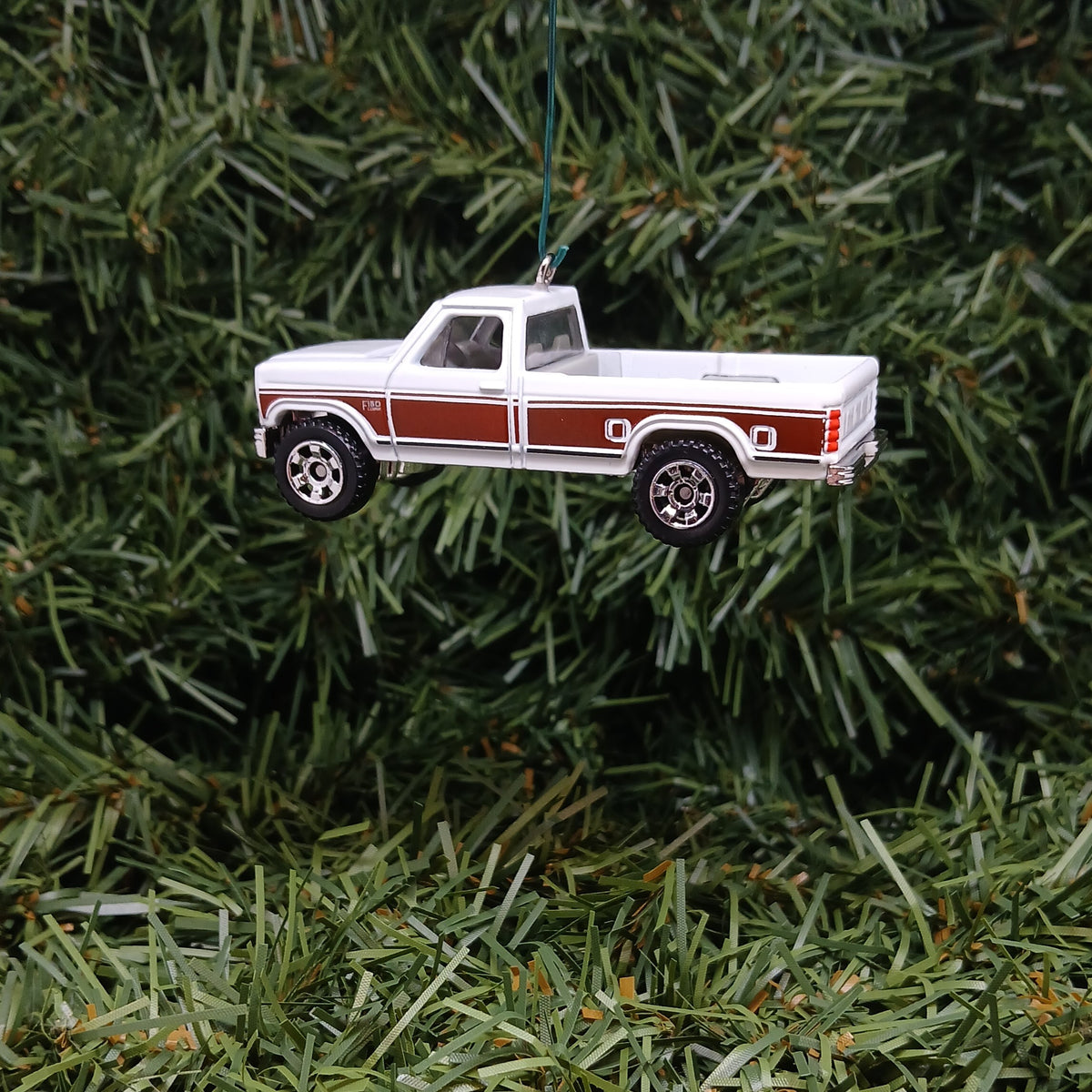 Ford F-150 Christmas Ornament 1986 F150 Pickup Truck Unique Gift Idea Xmas Tree Decoration 3 inch 1980 1981 1982 1983 1984 1985