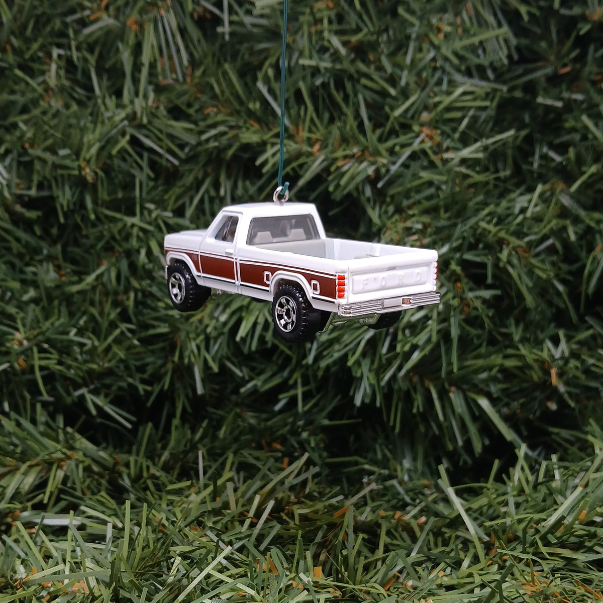 Ford F-150 Christmas Ornament 1986 F150 Pickup Truck Unique Gift Idea Xmas Tree Decoration 3 inch 1980 1981 1982 1983 1984 1985